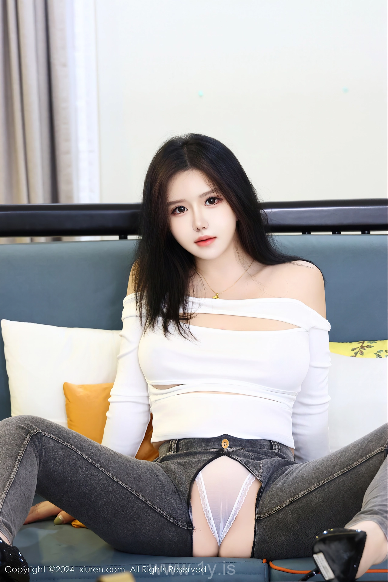 XIUREN(秀人网) No.8853 Gorgeous & Good-looking Asian Beauty Queen 小薯条nienie