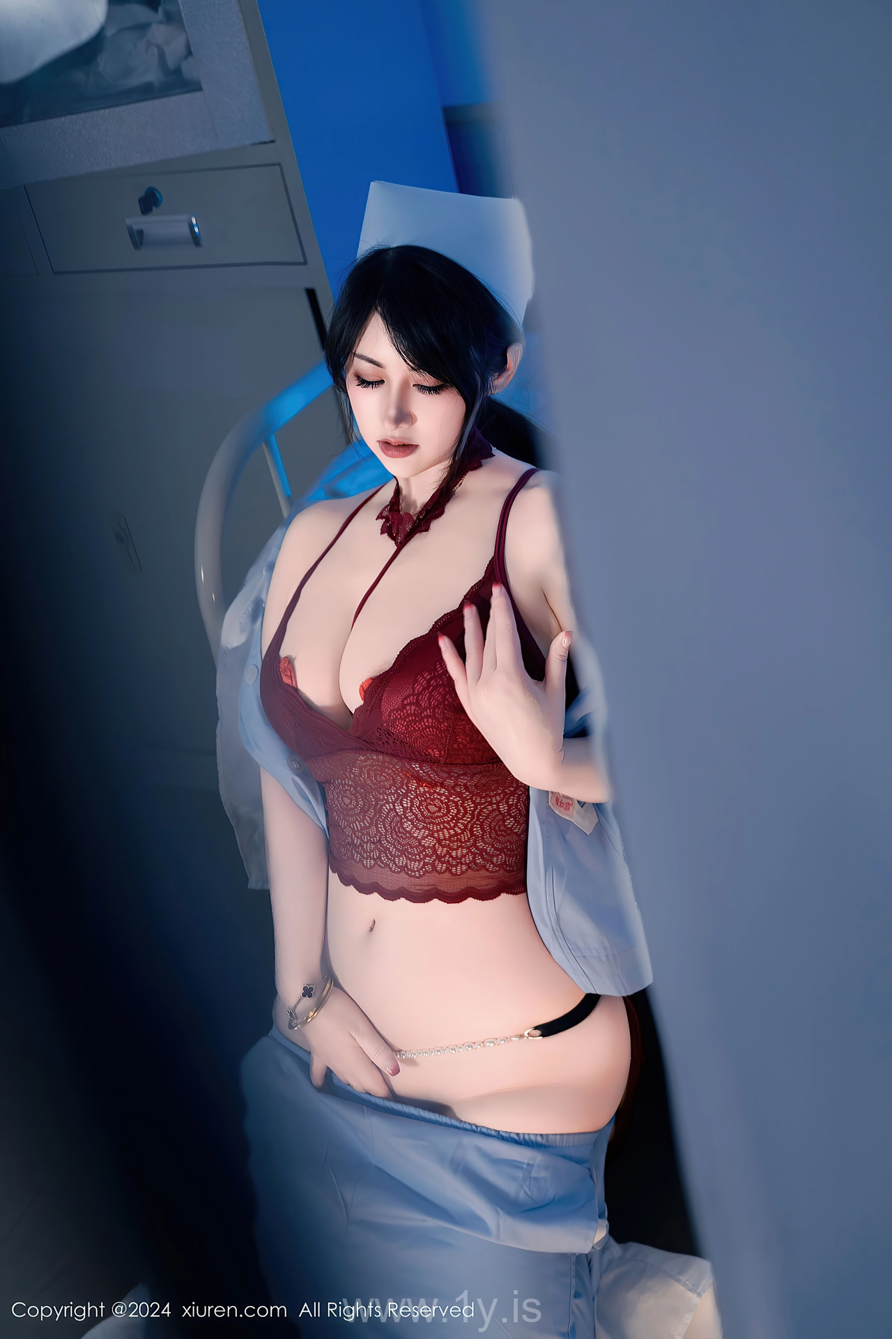 XIUREN(秀人网) No.8859 Ravishing Chinese Diva 诗诗kiki