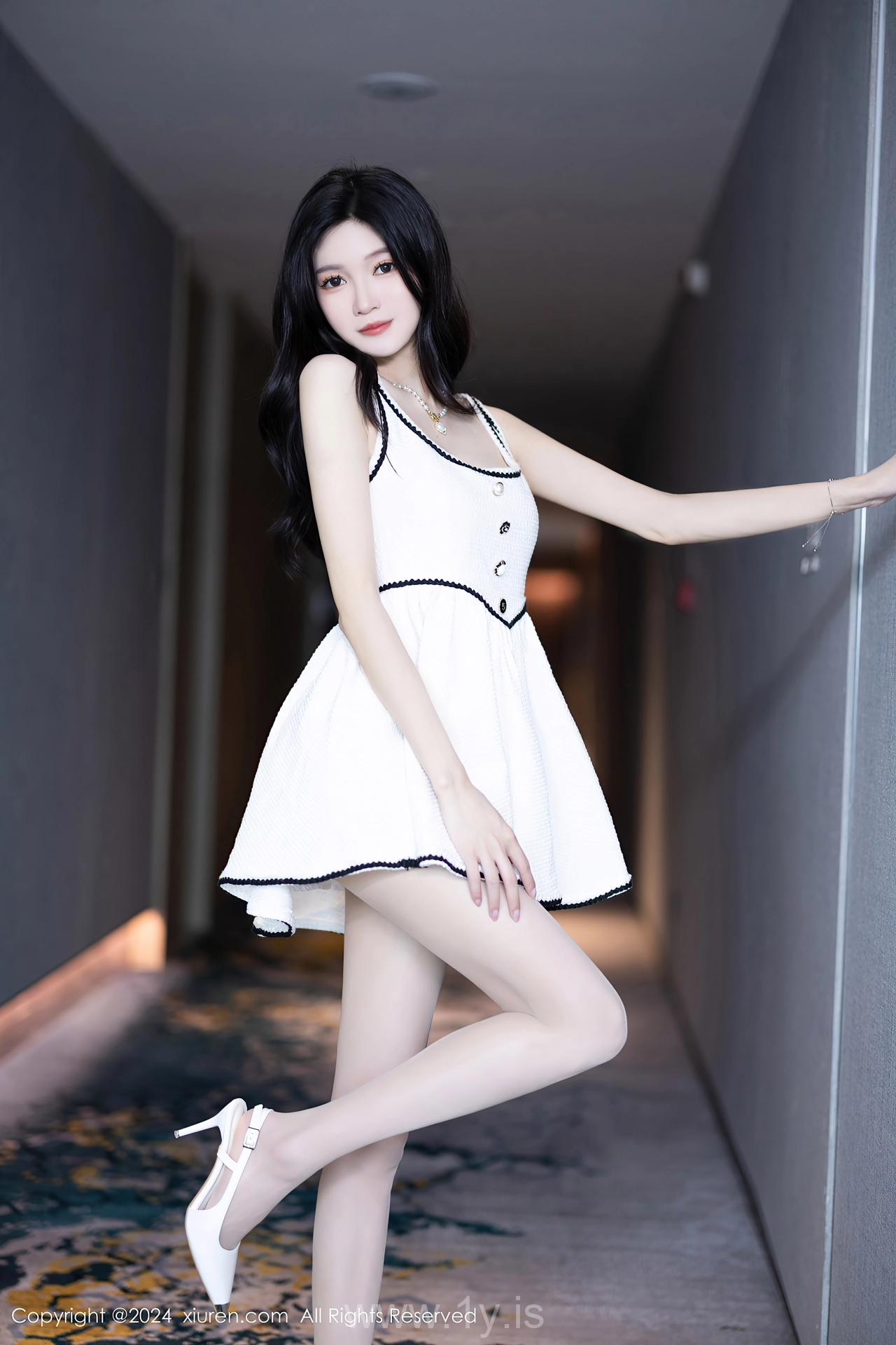 XIUREN(秀人网) No.8861 Flawless Asian Girl 程程程-