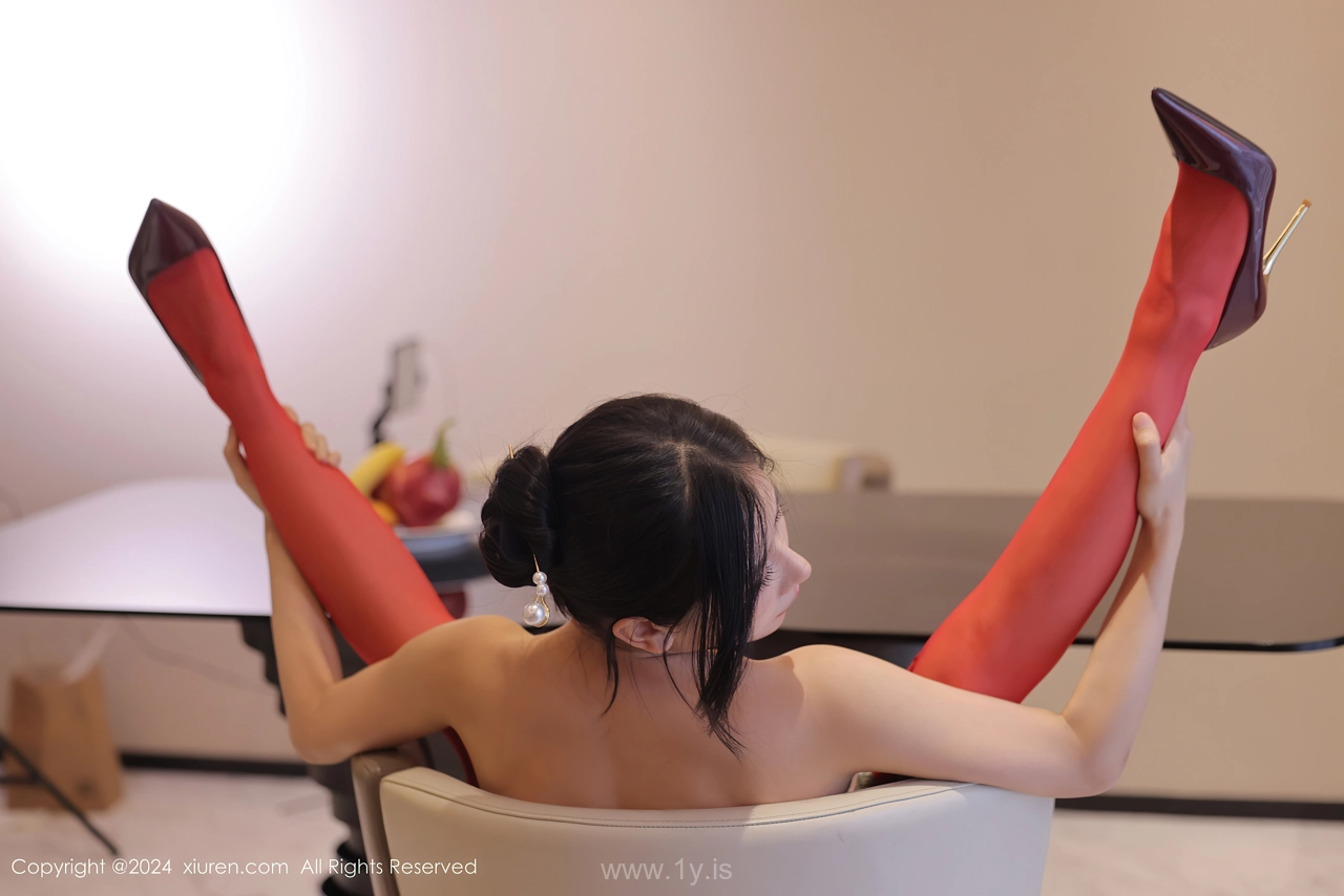 XIUREN(秀人网) No.8871 Trendy Asian Beauty Queen 尹甜甜