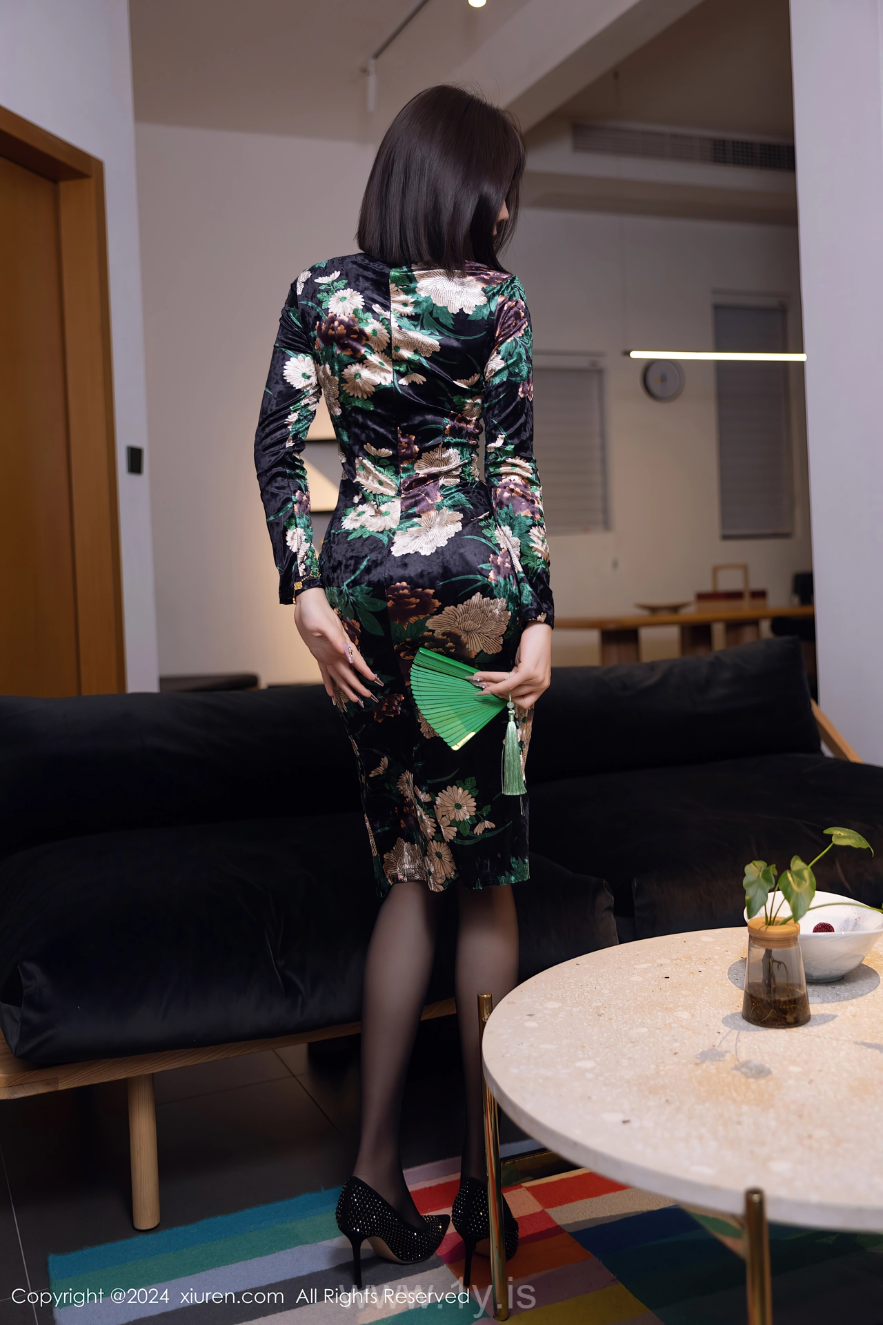 XIUREN(秀人网) No.8876 Hot & Intriguing Chinese Rose 徐莉芝Booty