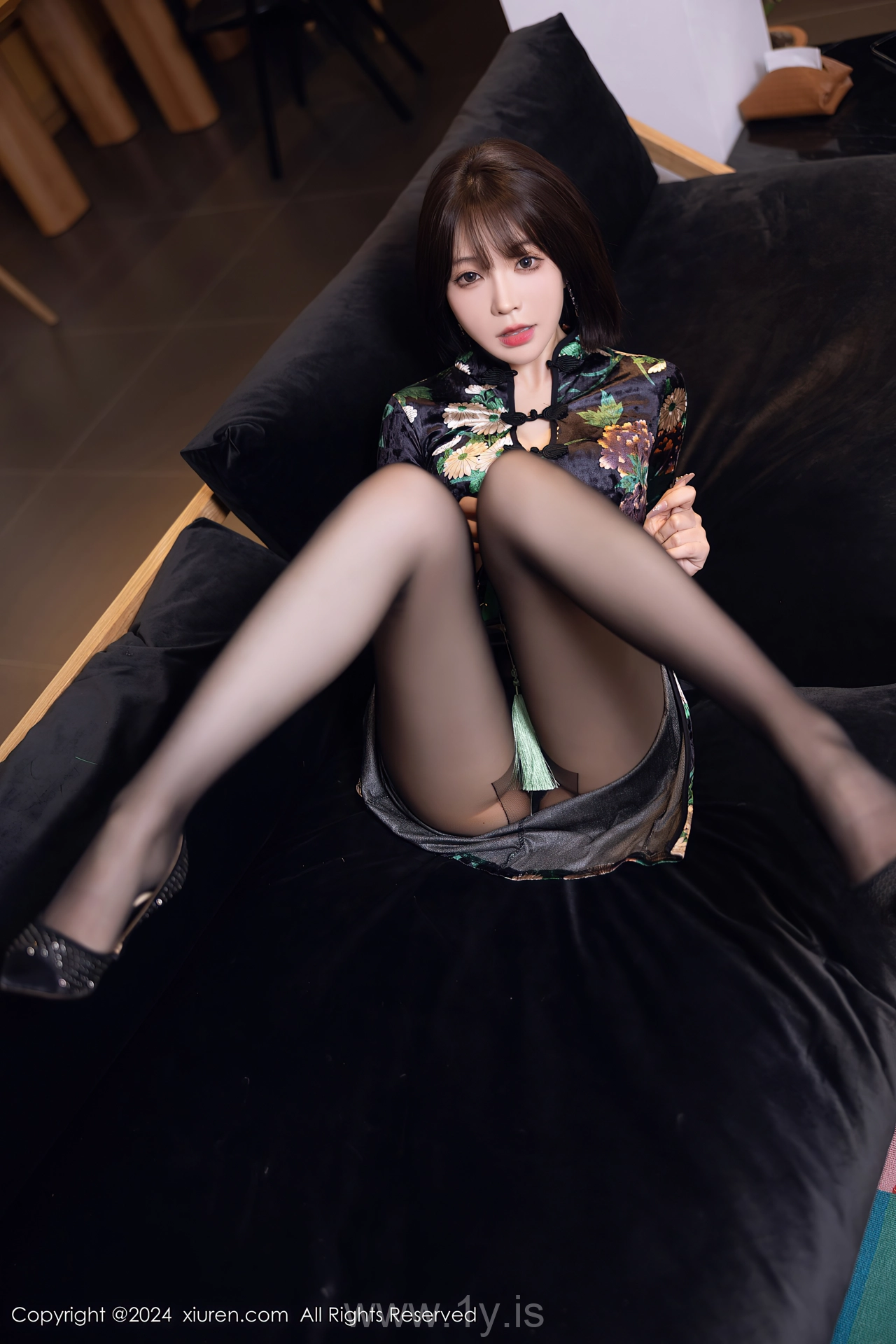 XIUREN(秀人网) No.8876 Hot & Intriguing Chinese Rose 徐莉芝Booty