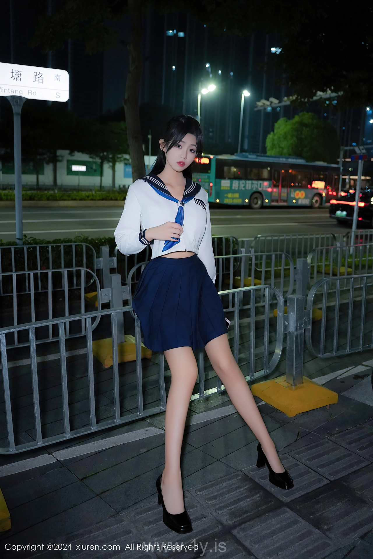 XIUREN(秀人网) No.8879 Innocent Chinese Nymph 董林越