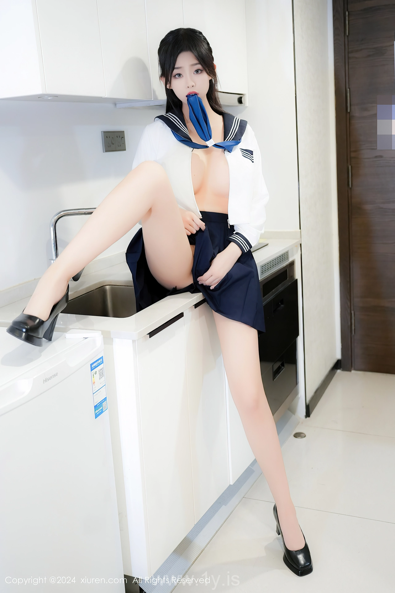 XIUREN(秀人网) No.8879 Innocent Chinese Nymph 董林越