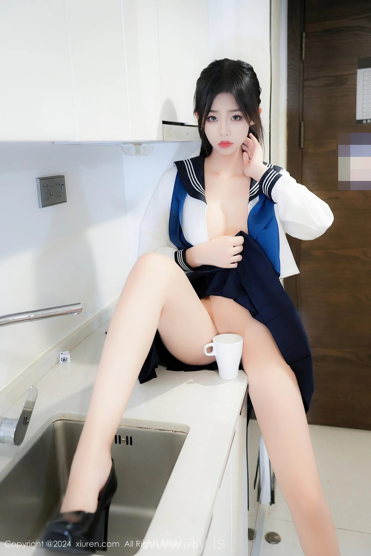 XIUREN(秀人网) No.8879 Innocent Chinese Nymph 董林越