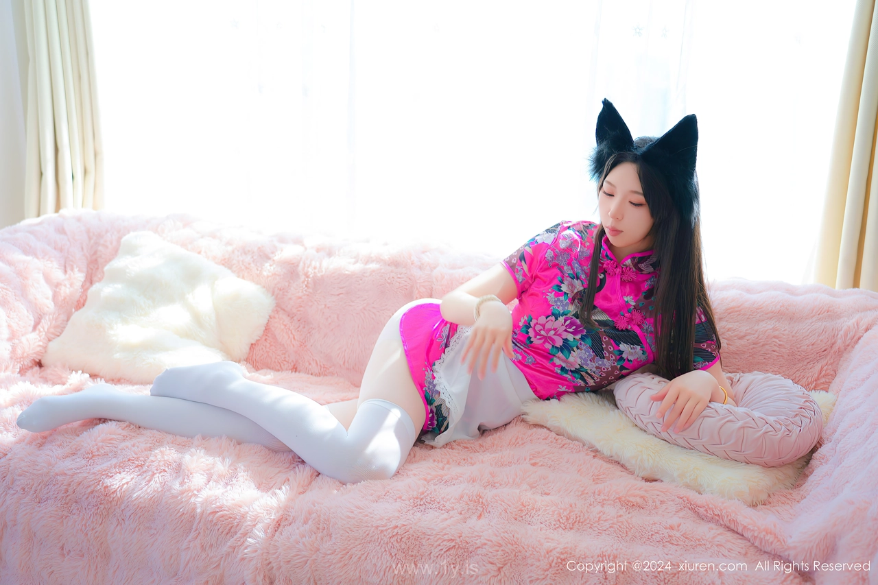 XIUREN(秀人网) No.8896 Luminous & Voluptuous Chinese Hottie 小波多