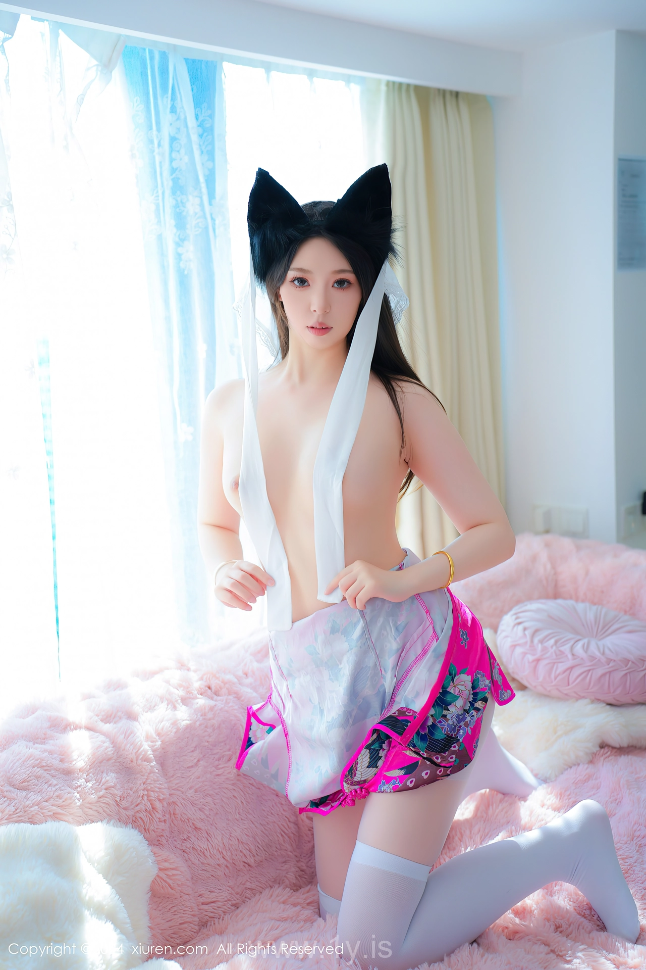 XIUREN(秀人网) No.8896 Luminous & Voluptuous Chinese Hottie 小波多