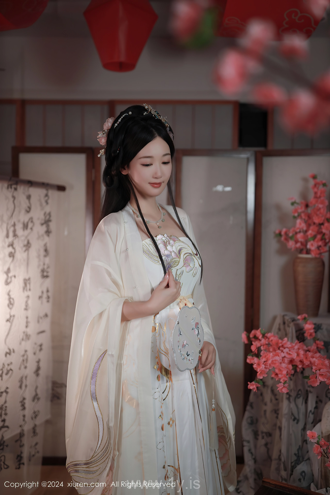 XIUREN(秀人网) No.8898 Well-developed & Exquisite Asian Women 唐安琪