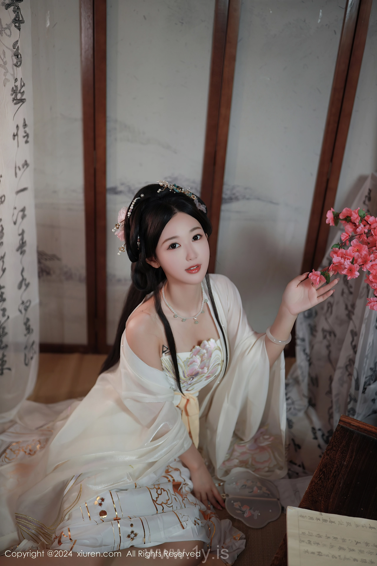 XIUREN(秀人网) No.8898 Well-developed & Exquisite Asian Women 唐安琪