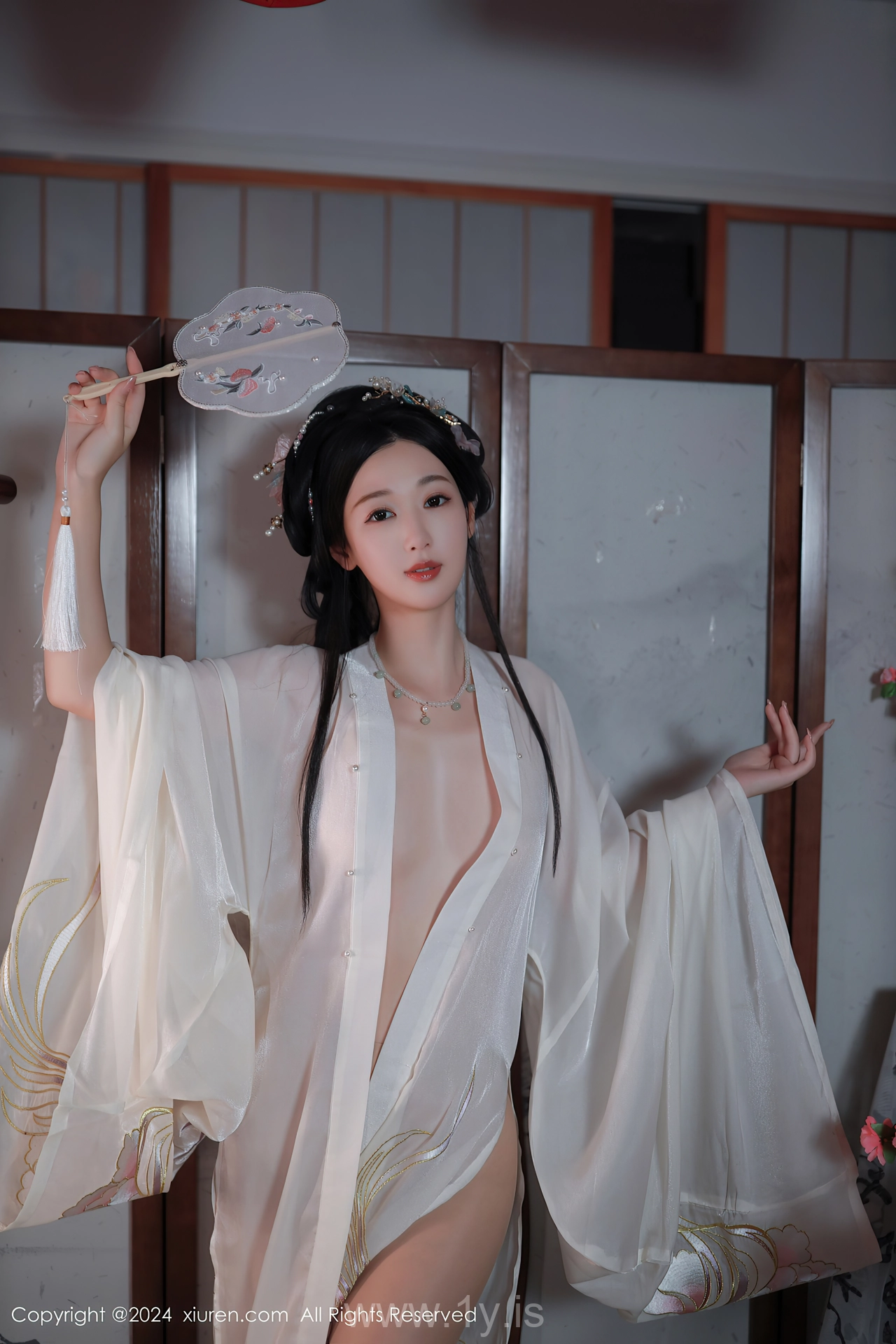 XIUREN(秀人网) No.8898 Well-developed & Exquisite Asian Women 唐安琪