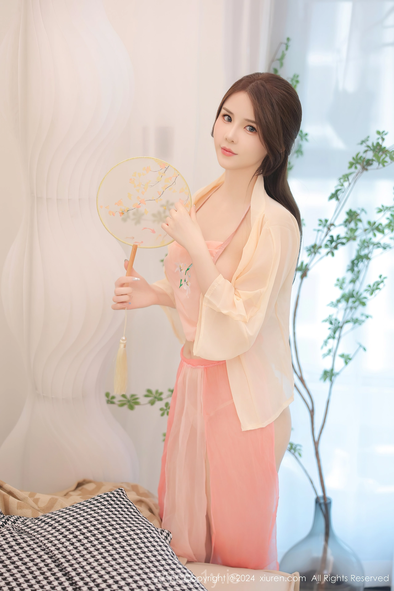 XIUREN(秀人网) No.8906 Cute Asian Hottie 软软酱