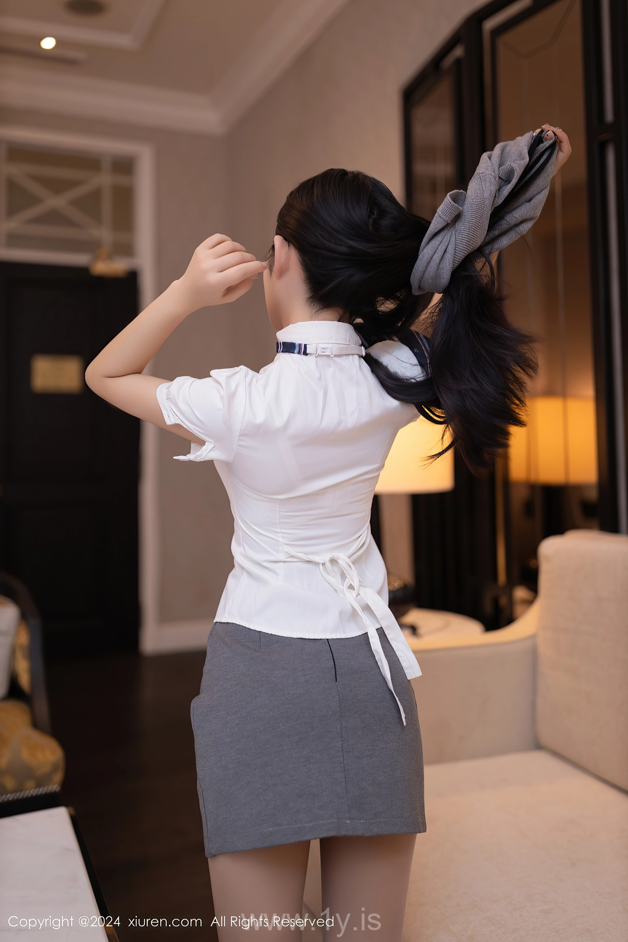 XIUREN(秀人网) No.8910 Refined Chinese Women 谭小灵