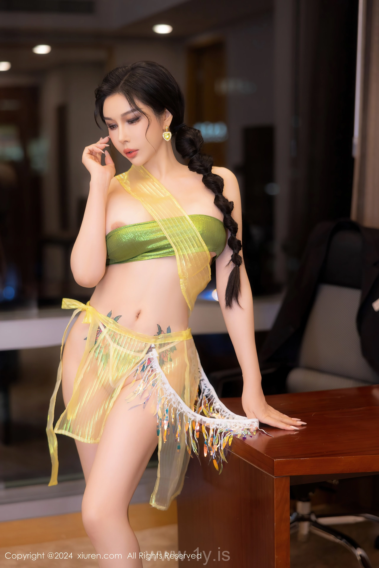 XIUREN(秀人网) No.8913 Good-looking & Sophisticated Chinese Maiden 田冰冰