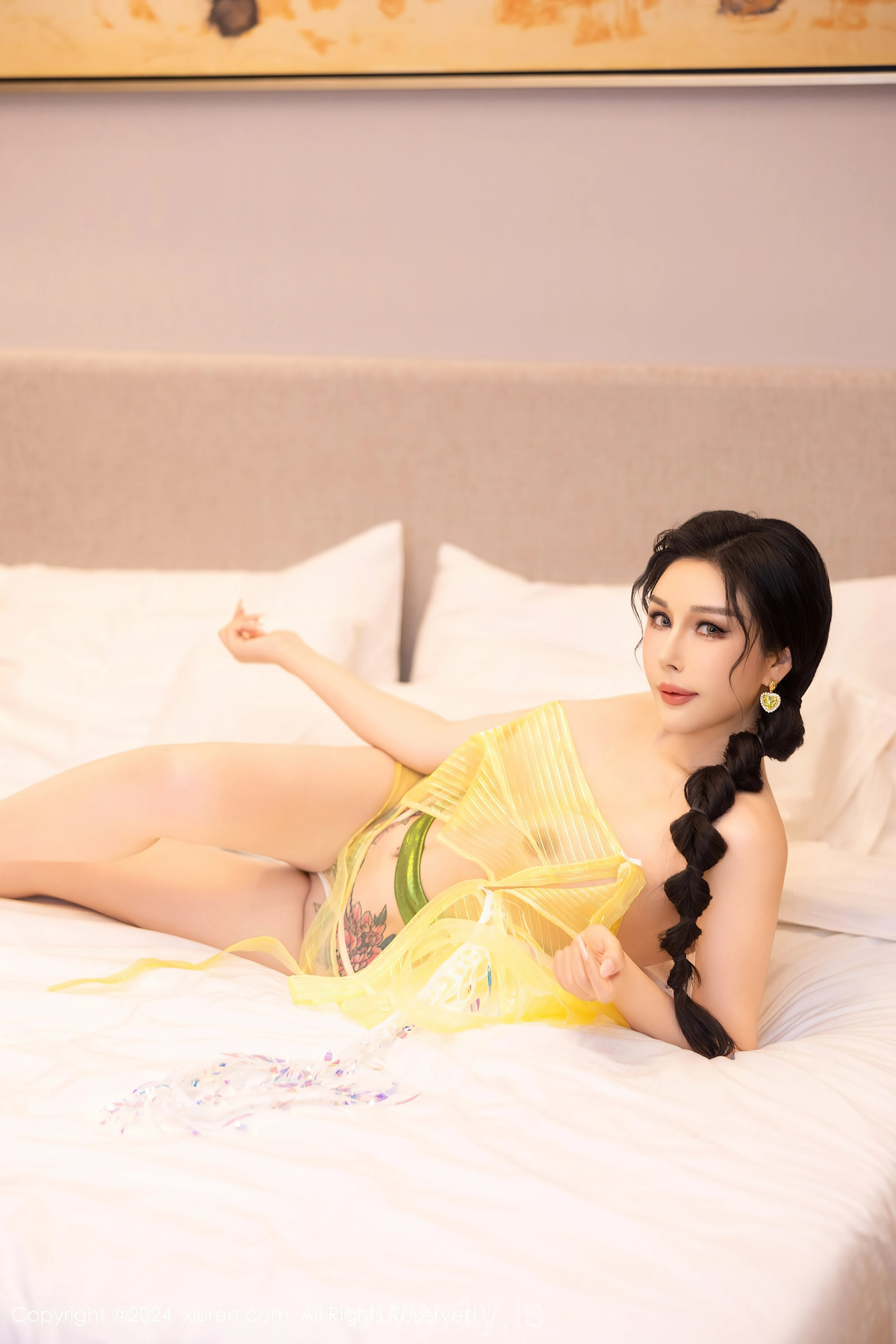 XIUREN(秀人网) No.8913 Good-looking & Sophisticated Chinese Maiden 田冰冰