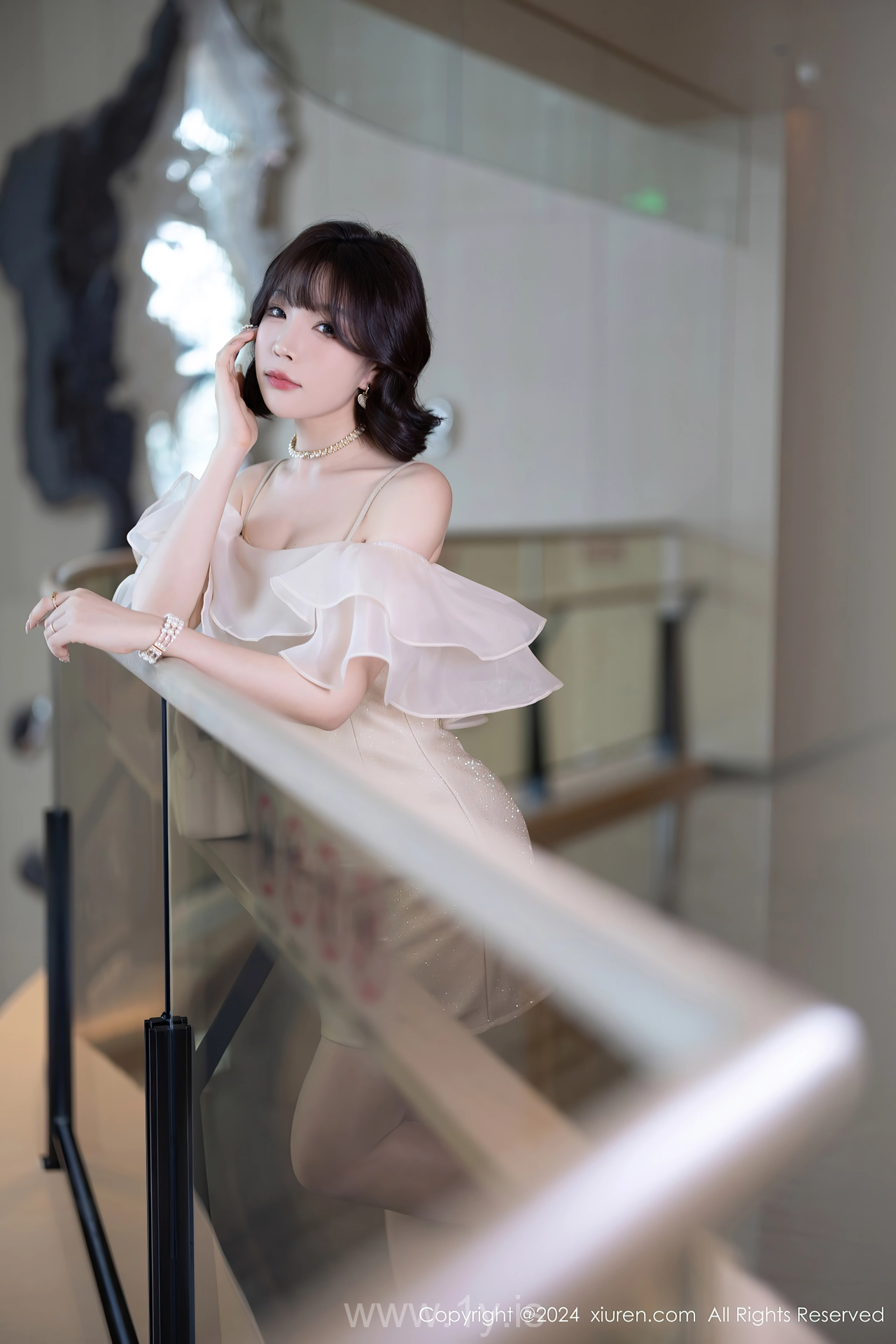 XIUREN(秀人网) No.8917 Cute Asian Fox 徐莉芝Booty