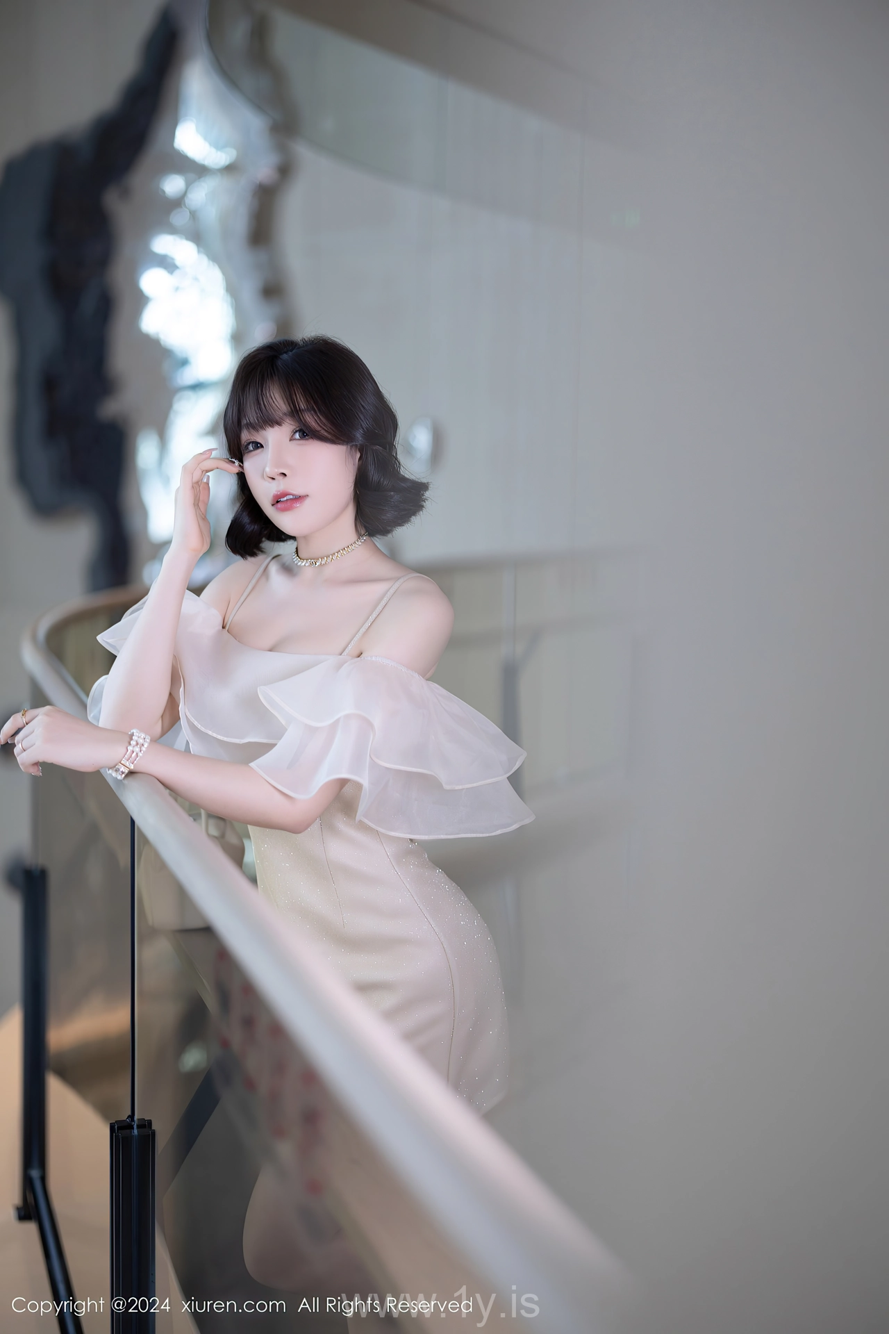 XIUREN(秀人网) No.8917 Cute Asian Fox 徐莉芝Booty