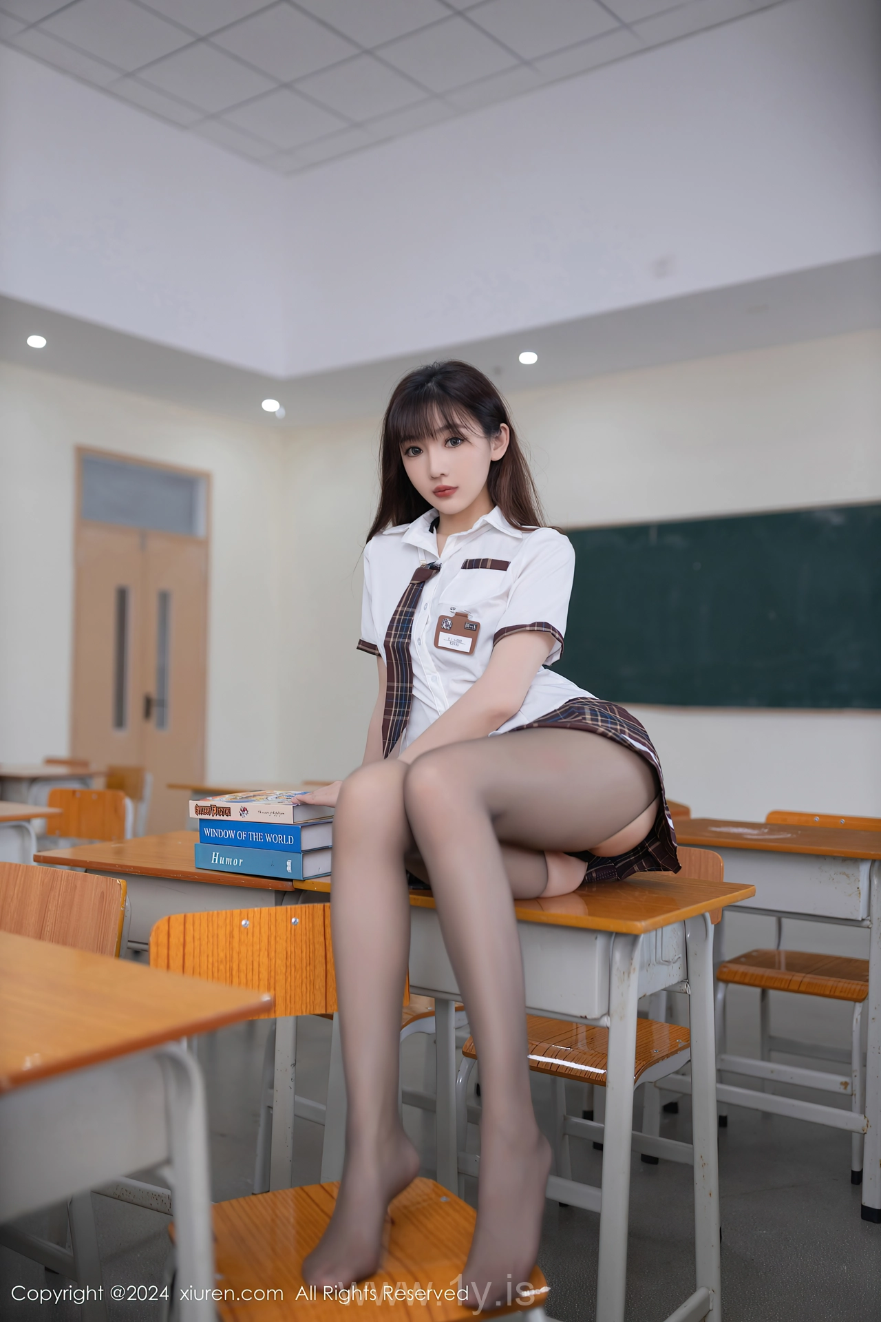 XIUREN(秀人网) No.8918 Radiant Asian Goddess 陆萱萱