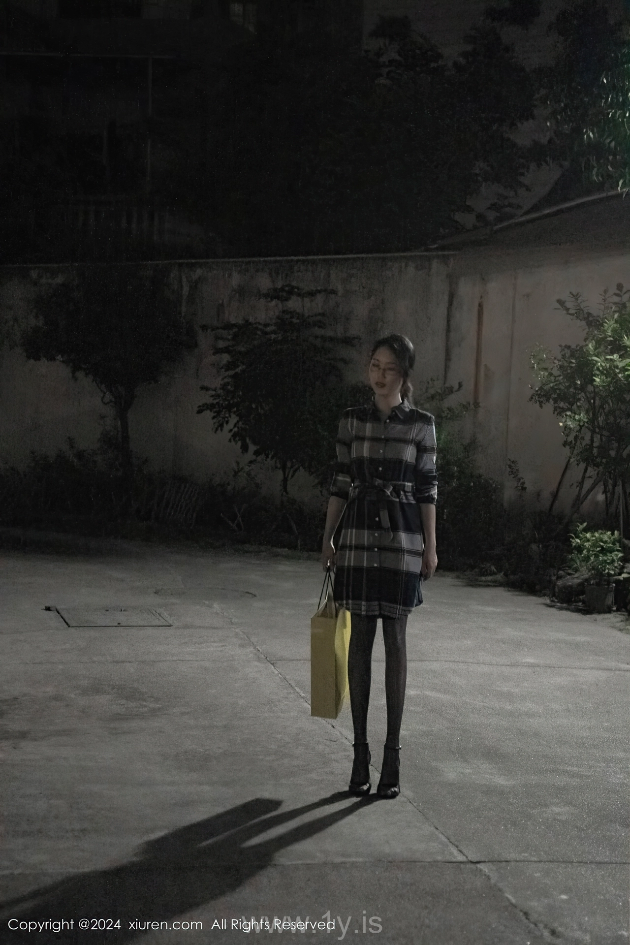 XIUREN(秀人网) No.8924 Classy Asian Babe 利世