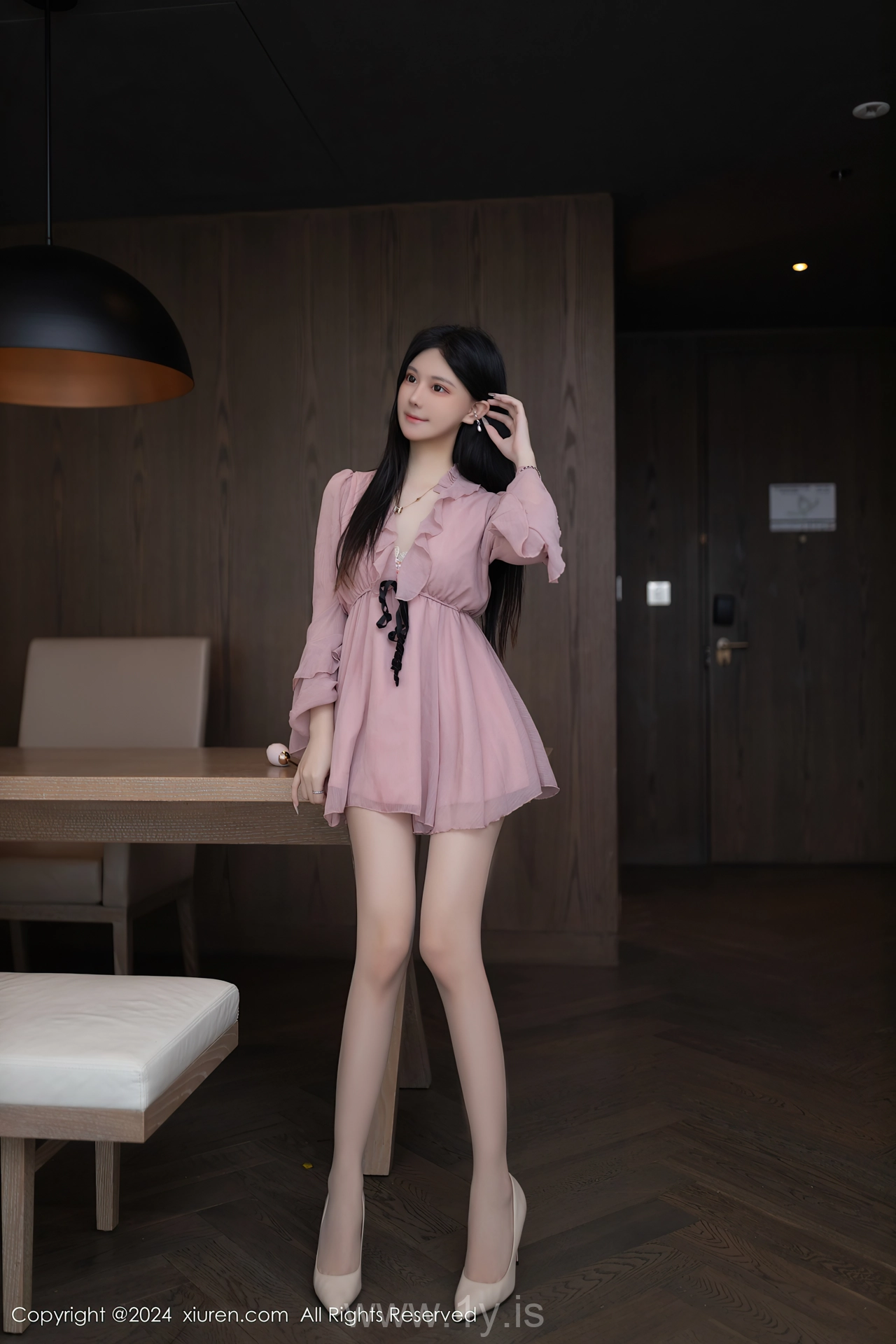 XIUREN(秀人网) No.8925 Gorgeous & Charismatic Chinese Temptress 幼幼