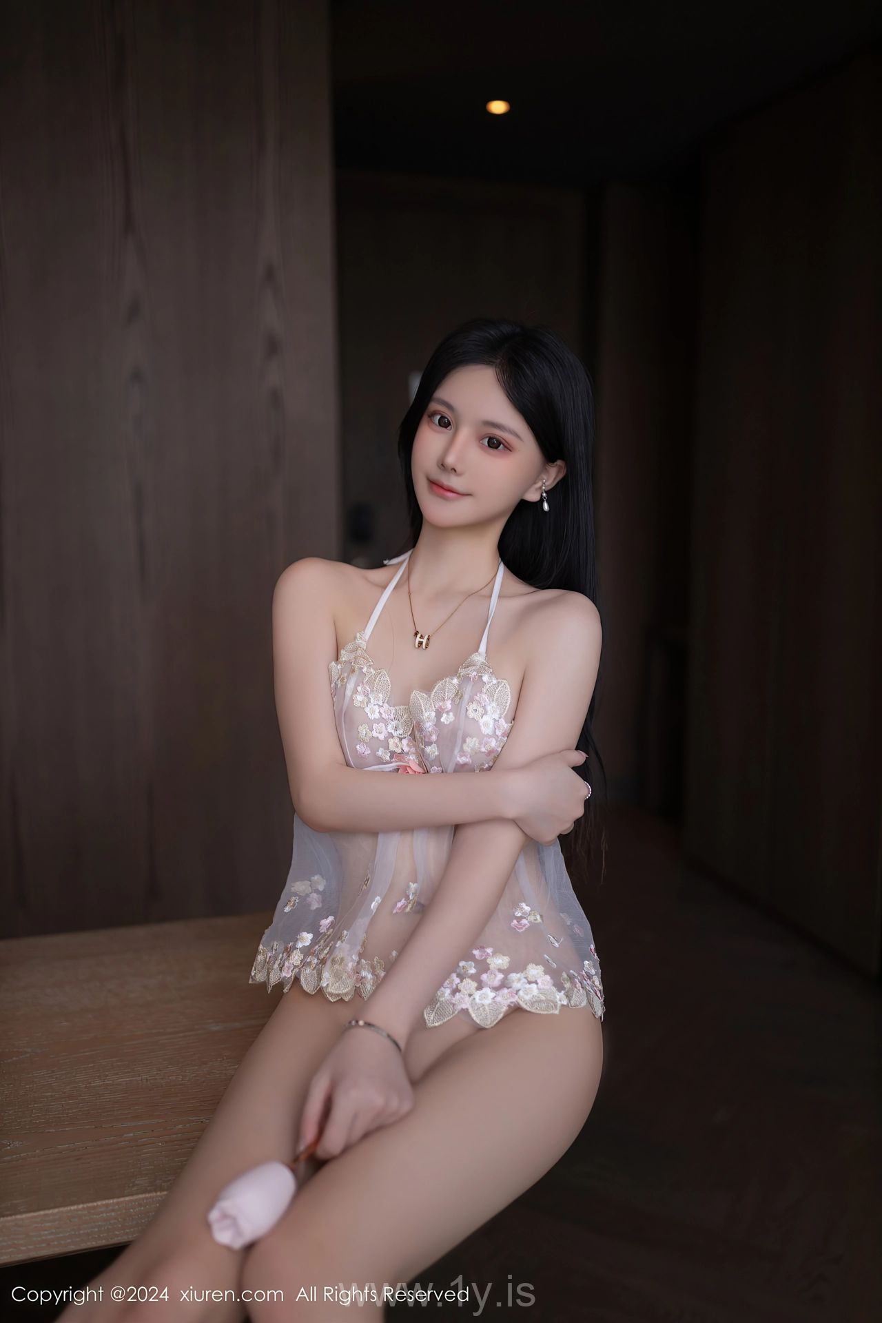 XIUREN(秀人网) No.8925 Gorgeous & Charismatic Chinese Temptress 幼幼