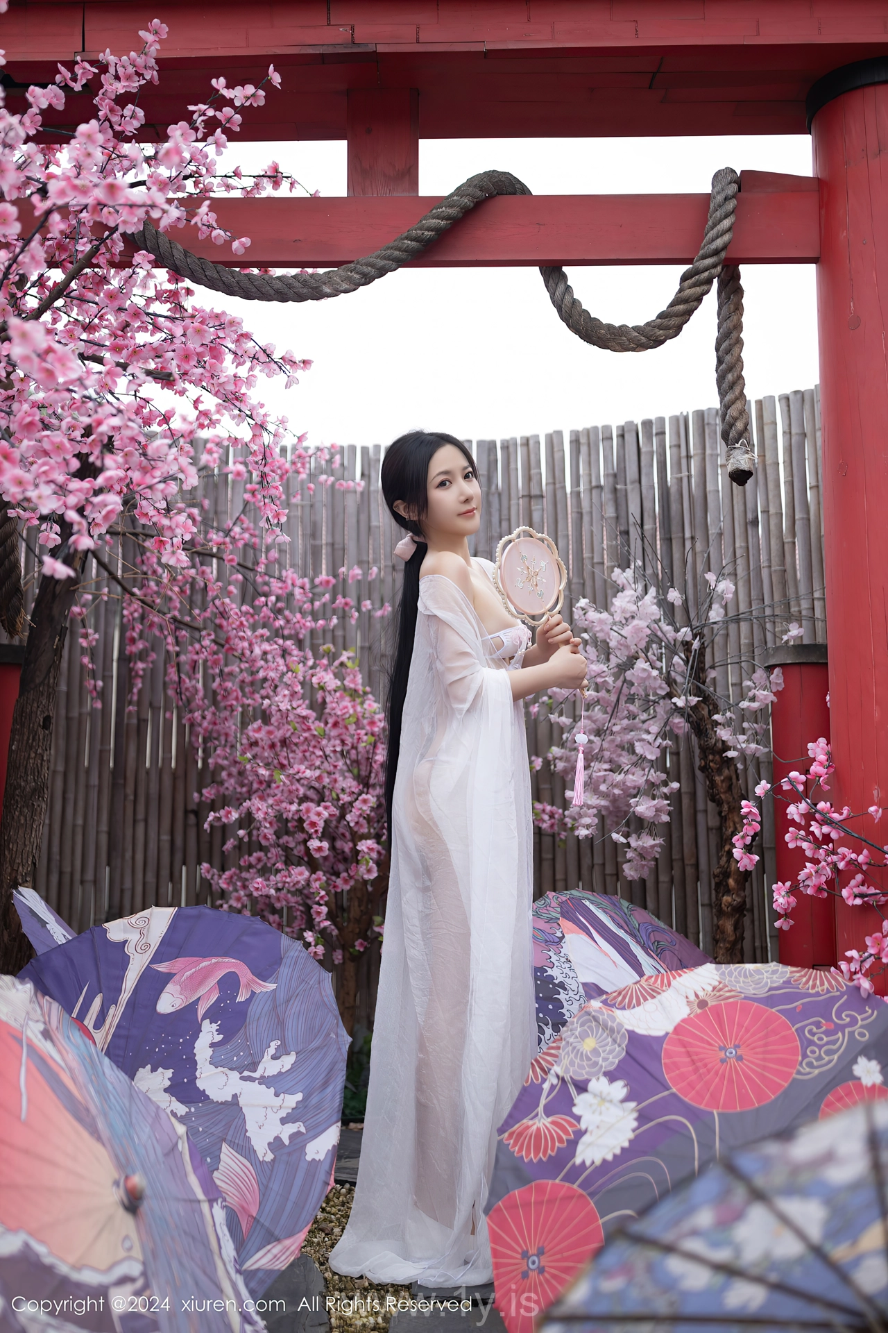 XIUREN(秀人网) No.8927 Fair Chinese Femme fatale 鱼子酱Fish