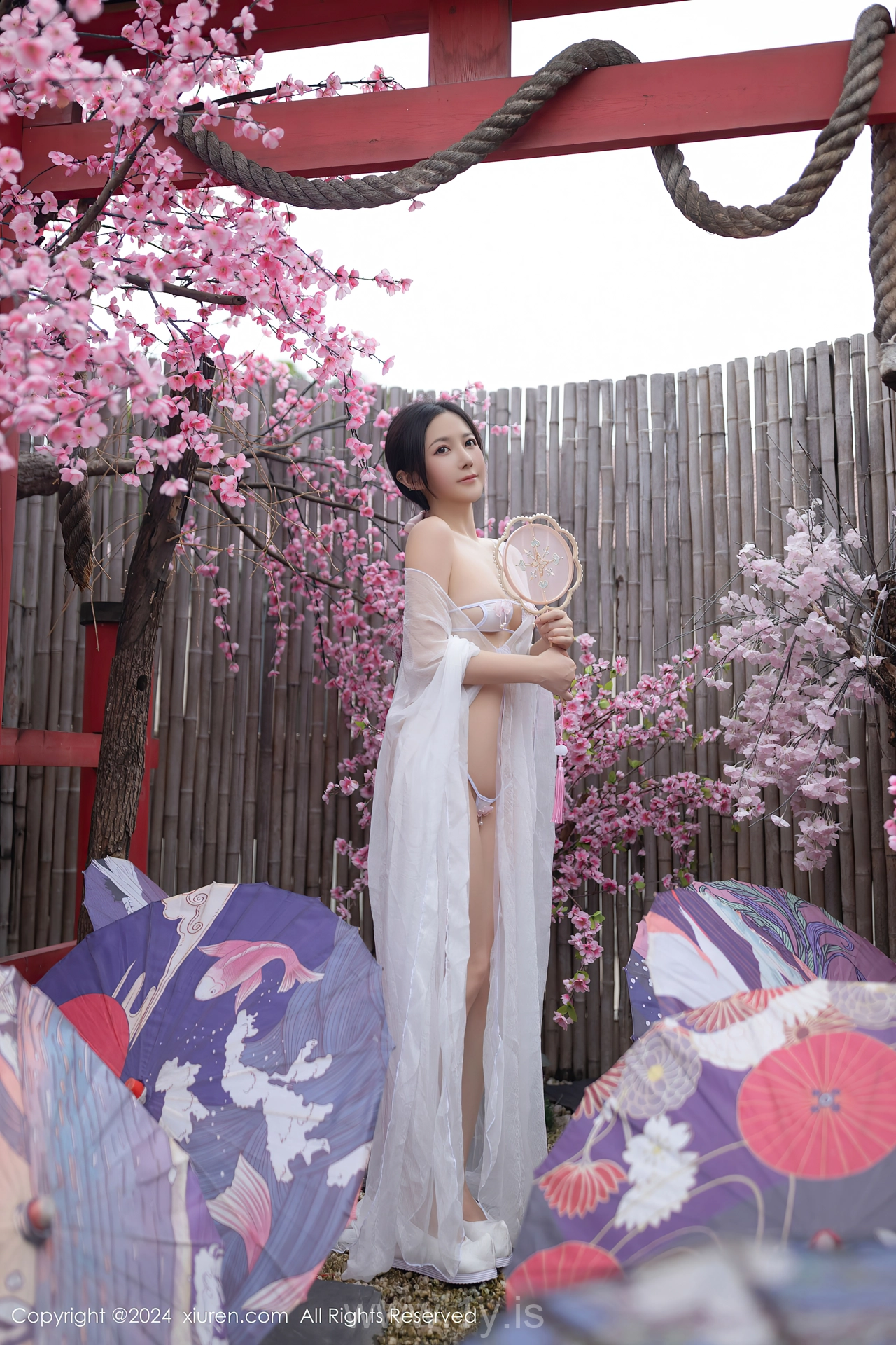 XIUREN(秀人网) No.8927 Fair Chinese Femme fatale 鱼子酱Fish