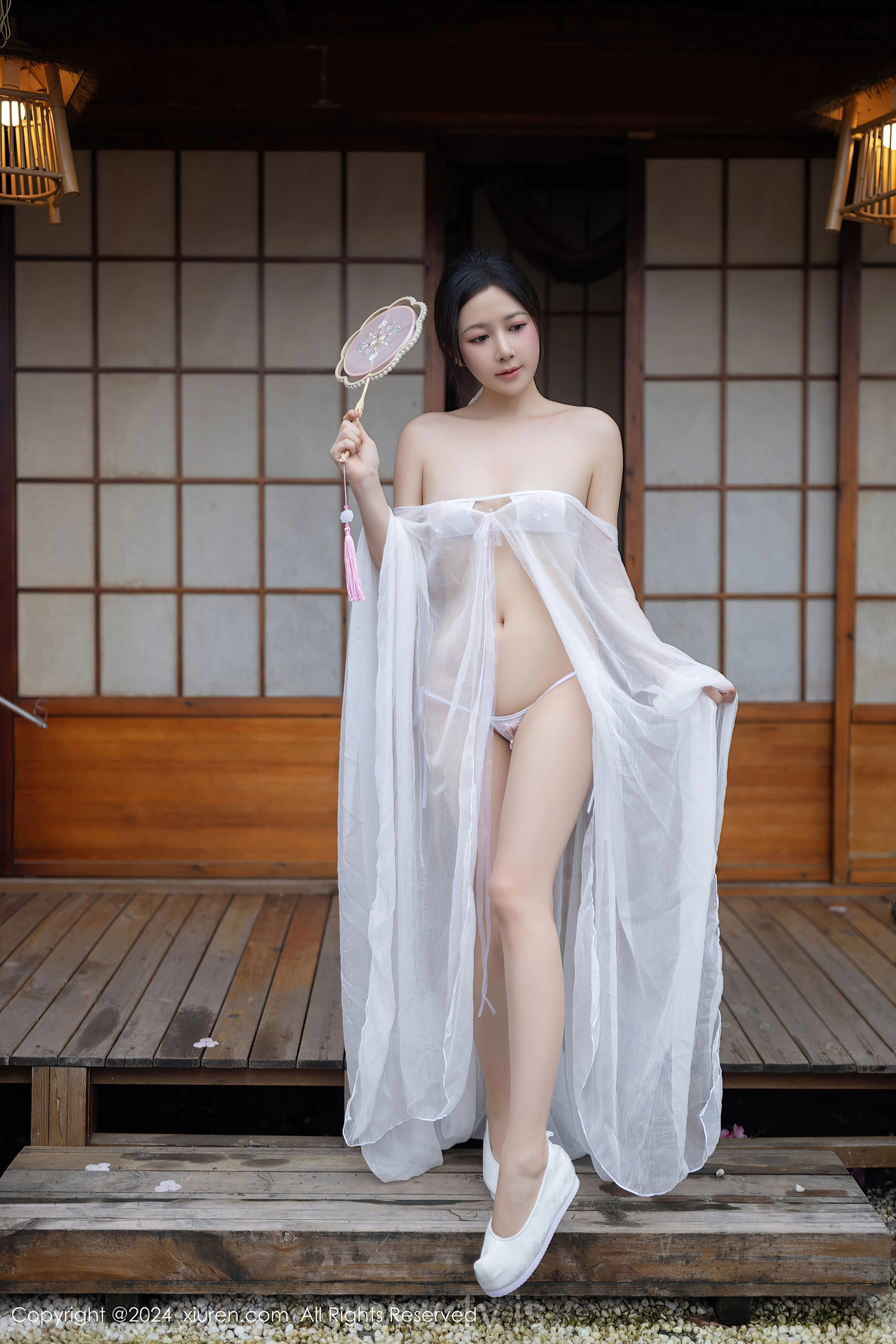 XIUREN(秀人网) No.8927 Fair Chinese Femme fatale 鱼子酱Fish