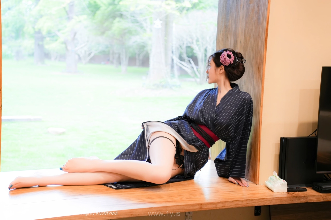 XIUREN(秀人网) No.8928 Sensuous Asian Rara Avis Erikaki