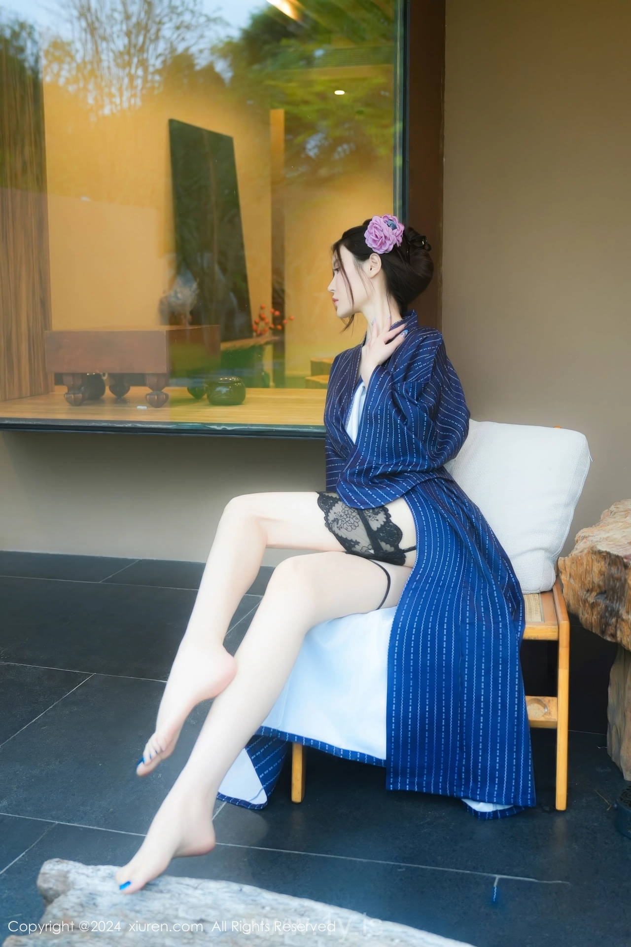 XIUREN(秀人网) No.8928 Sensuous Asian Rara Avis Erikaki