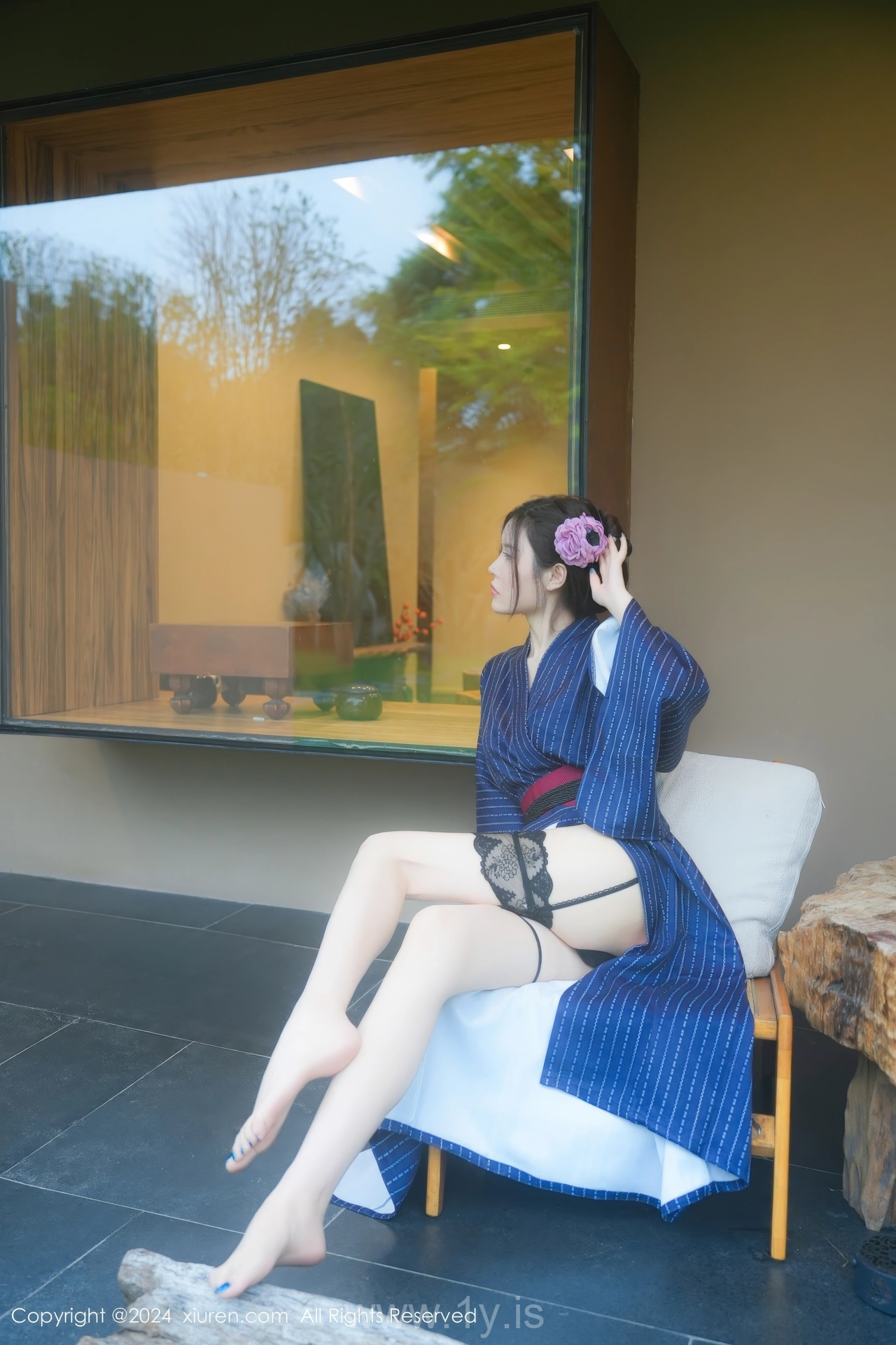 XIUREN(秀人网) No.8928 Sensuous Asian Rara Avis Erikaki