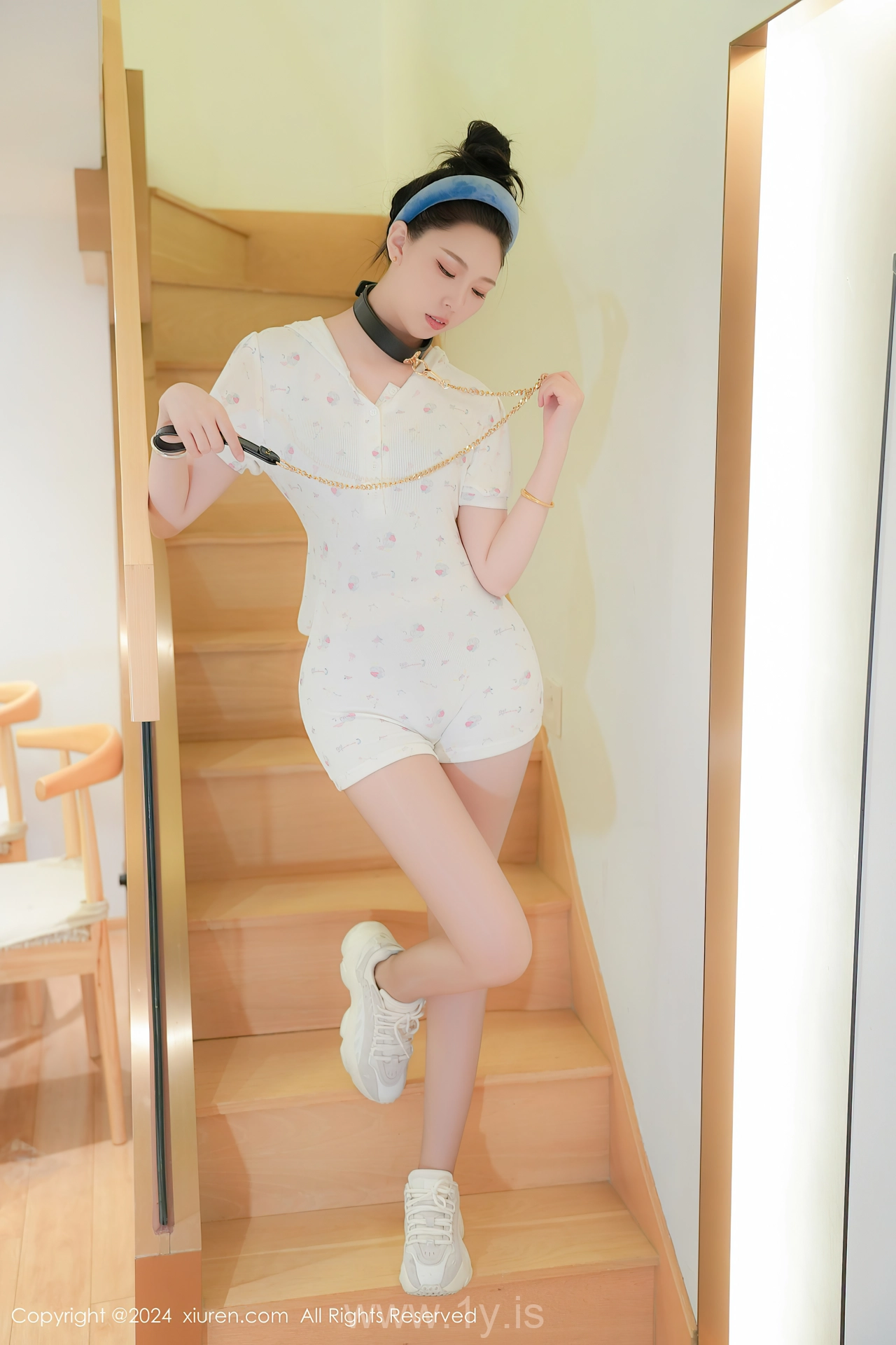 XIUREN(秀人网) No.8930 Stylish & Well Done Chinese Muse 小波多