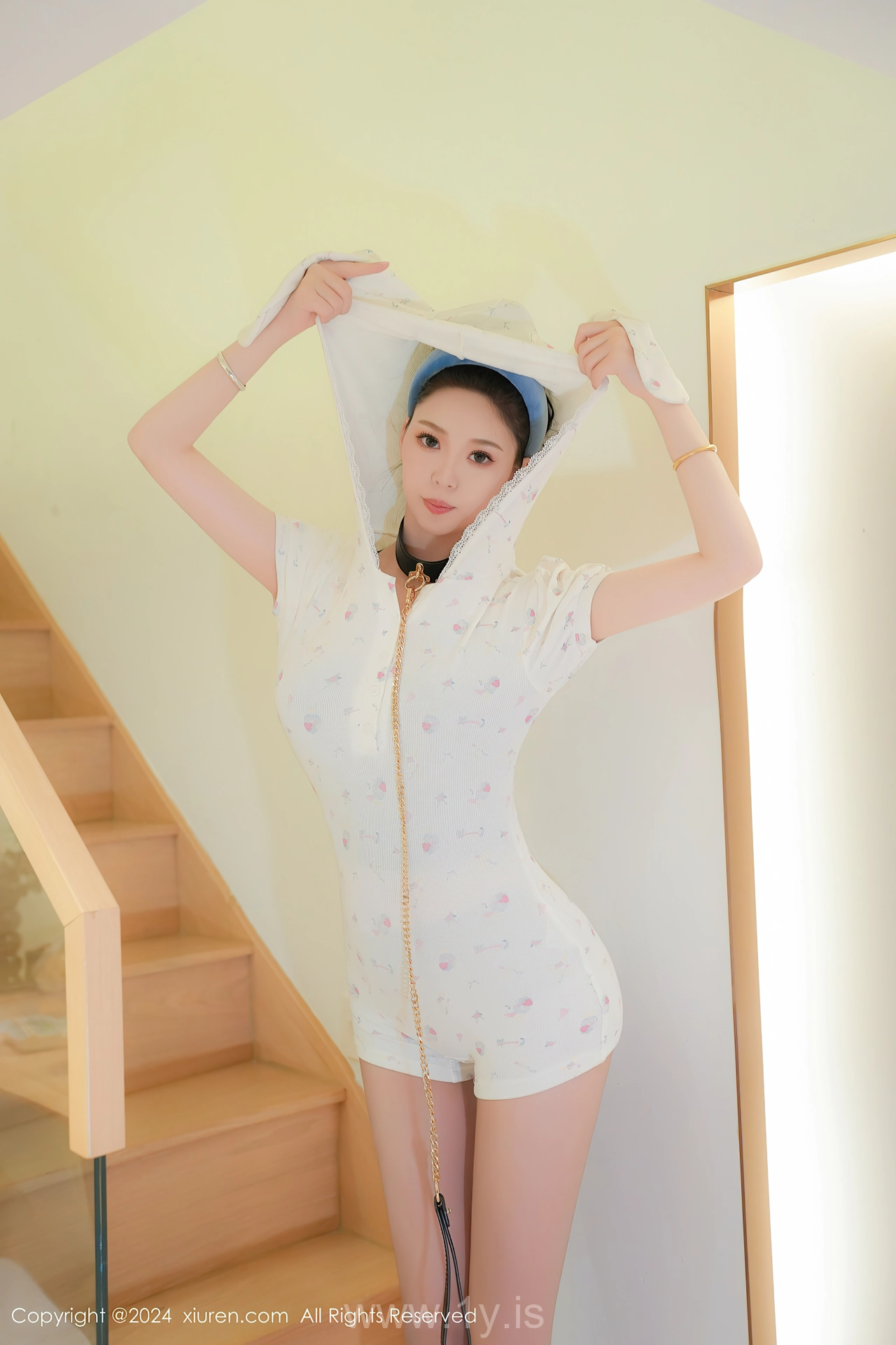 XIUREN(秀人网) No.8930 Stylish & Well Done Chinese Muse 小波多