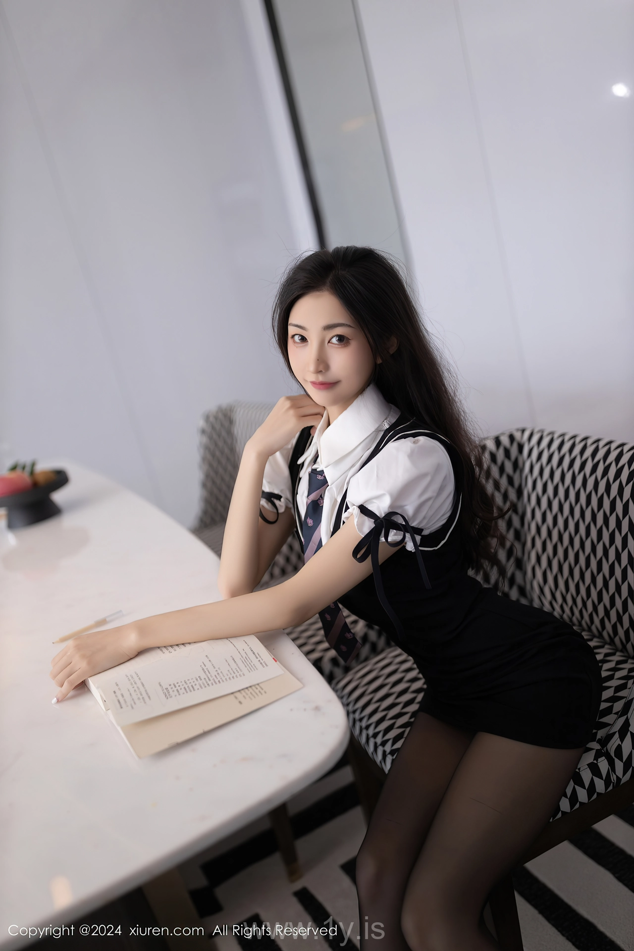 XIUREN(秀人网) No.8934 Radiant & Luminous Chinese Model 鱼尾fish