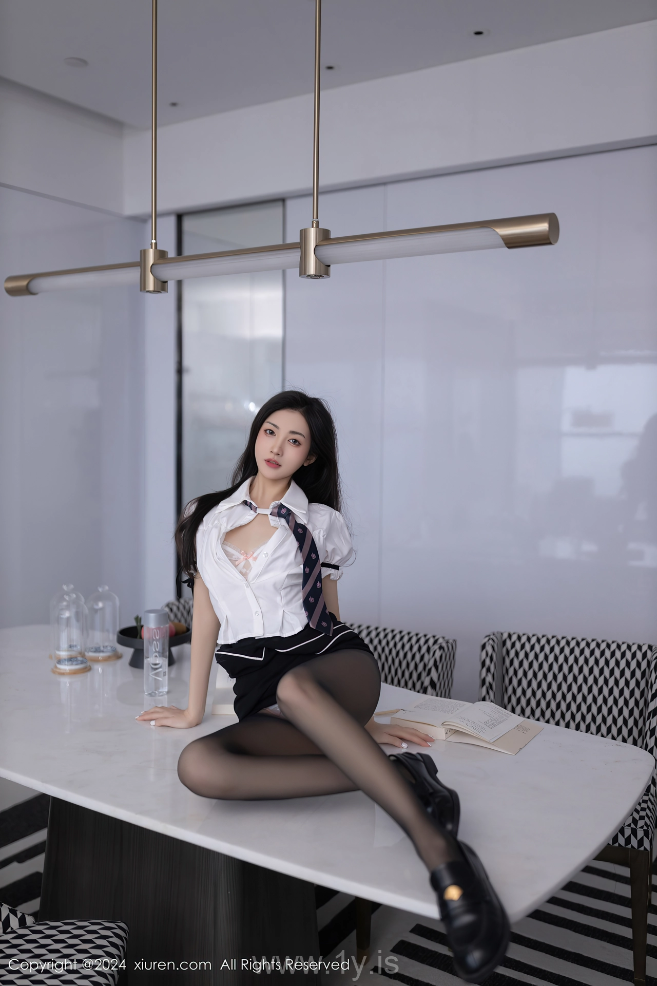 XIUREN(秀人网) No.8934 Radiant & Luminous Chinese Model 鱼尾fish