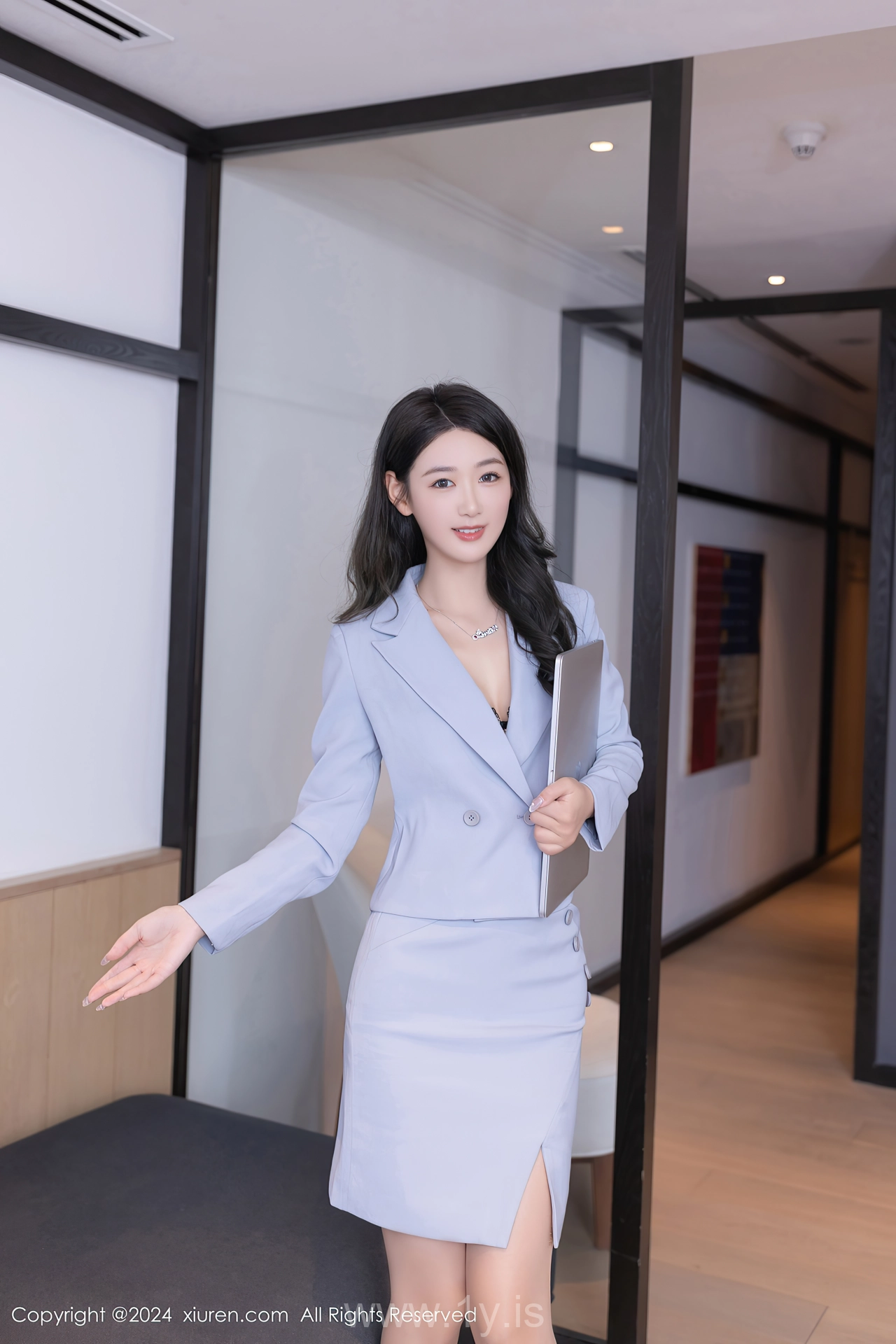 XIUREN(秀人网) No.8935 Sensuous Chinese Seductress 唐安琪