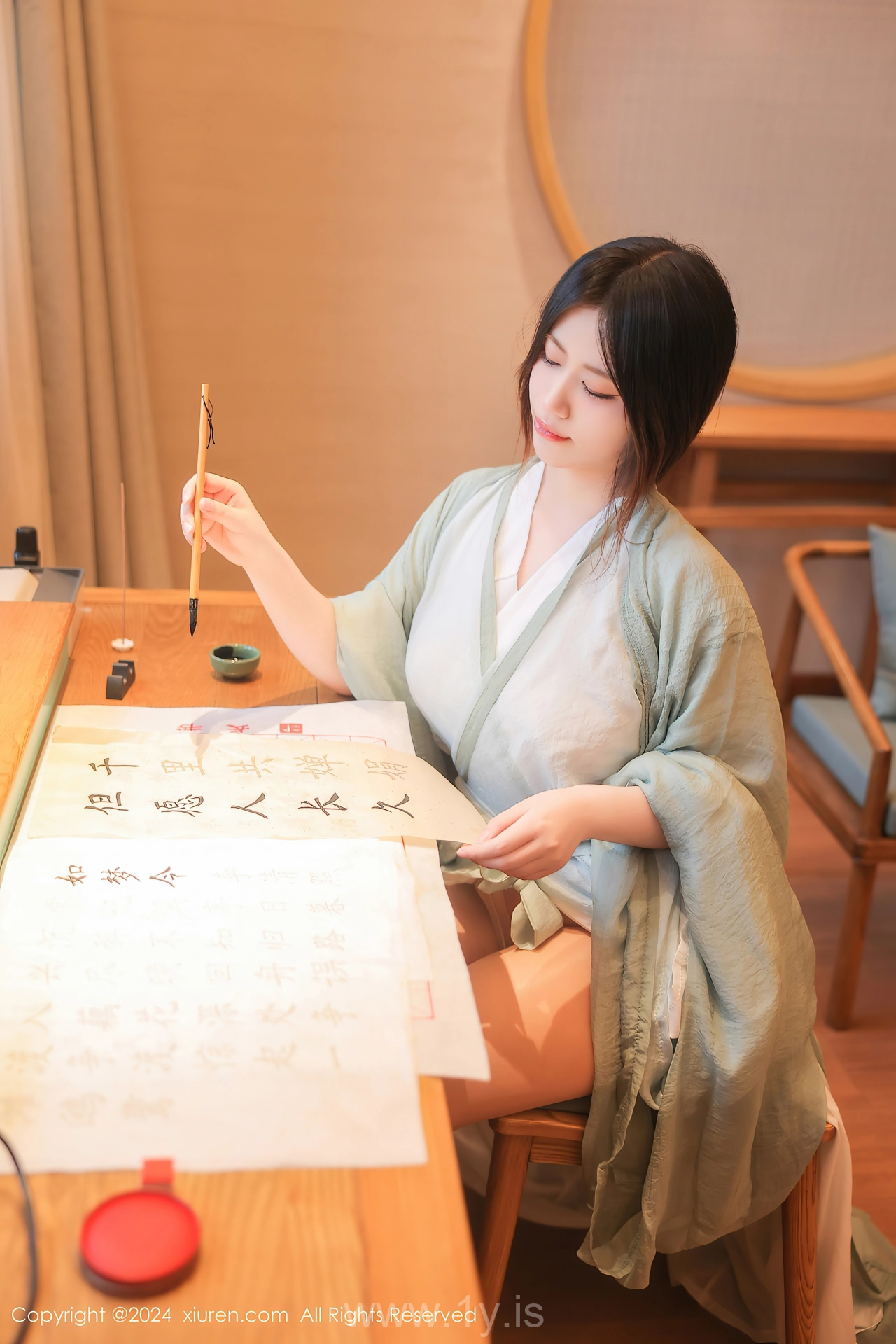 XIUREN(秀人网) No.8937 Enigmatic Chinese Cougar 蛋蛋宝