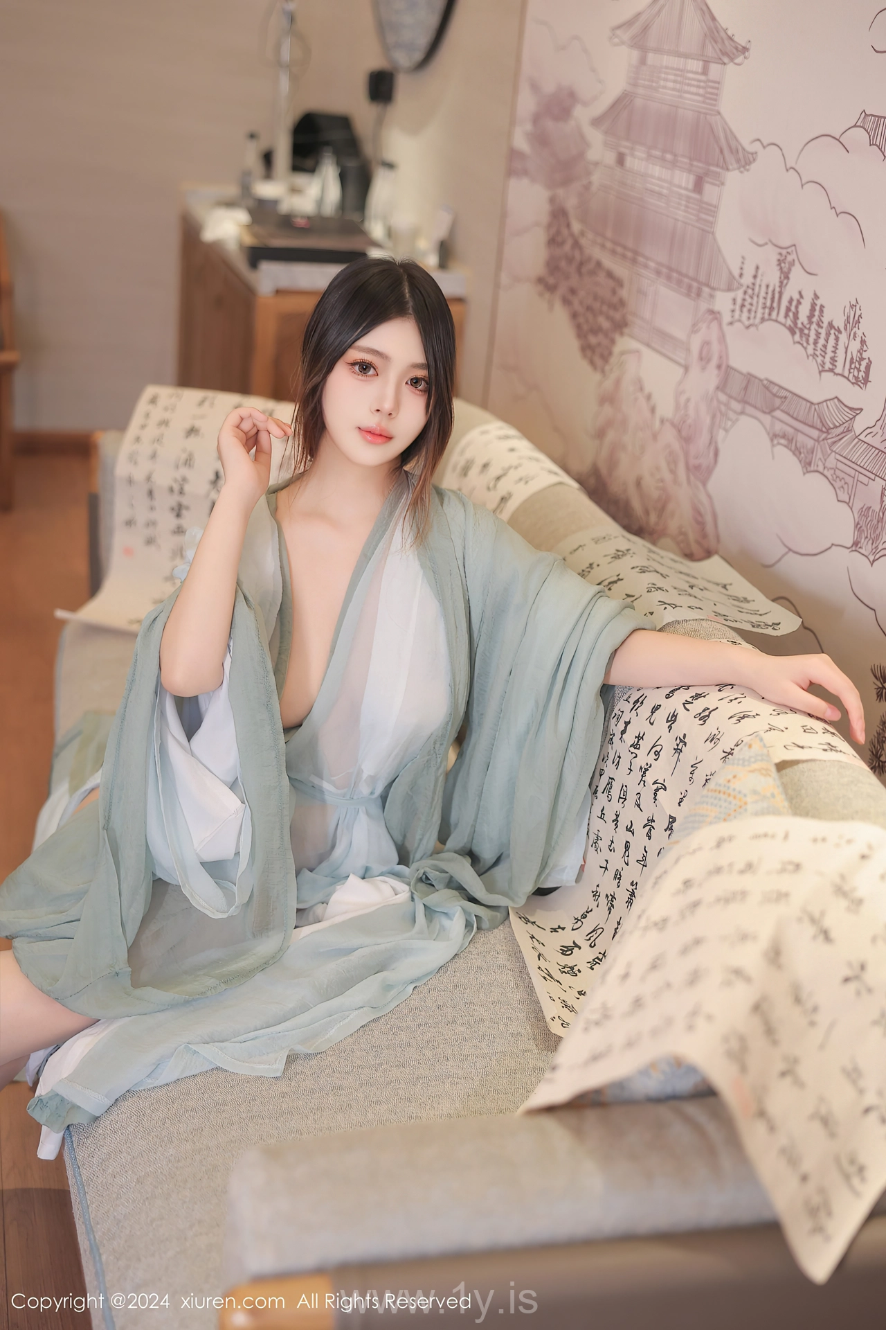 XIUREN(秀人网) No.8937 Enigmatic Chinese Cougar 蛋蛋宝