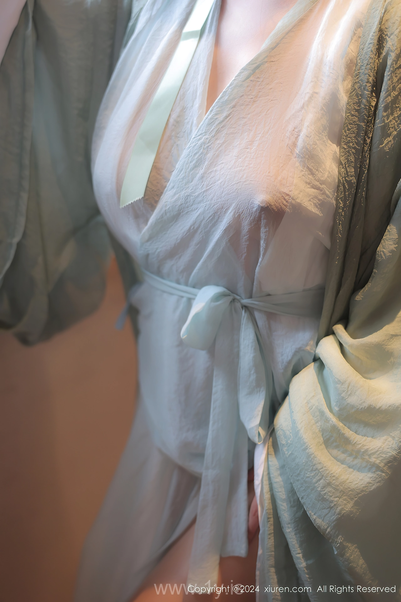 XIUREN(秀人网) No.8937 Enigmatic Chinese Cougar 蛋蛋宝