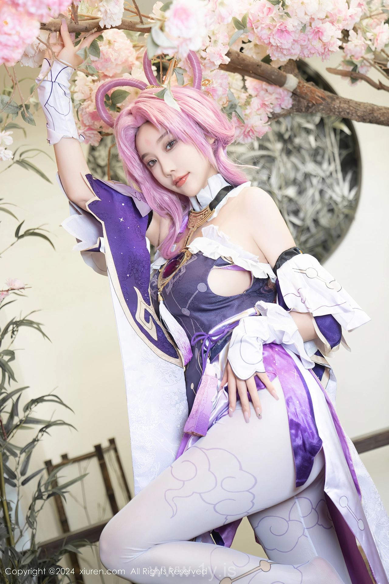 XIUREN(秀人网) No.8943 Sexy & Quiet Asian Chick 杨晨晨Yome