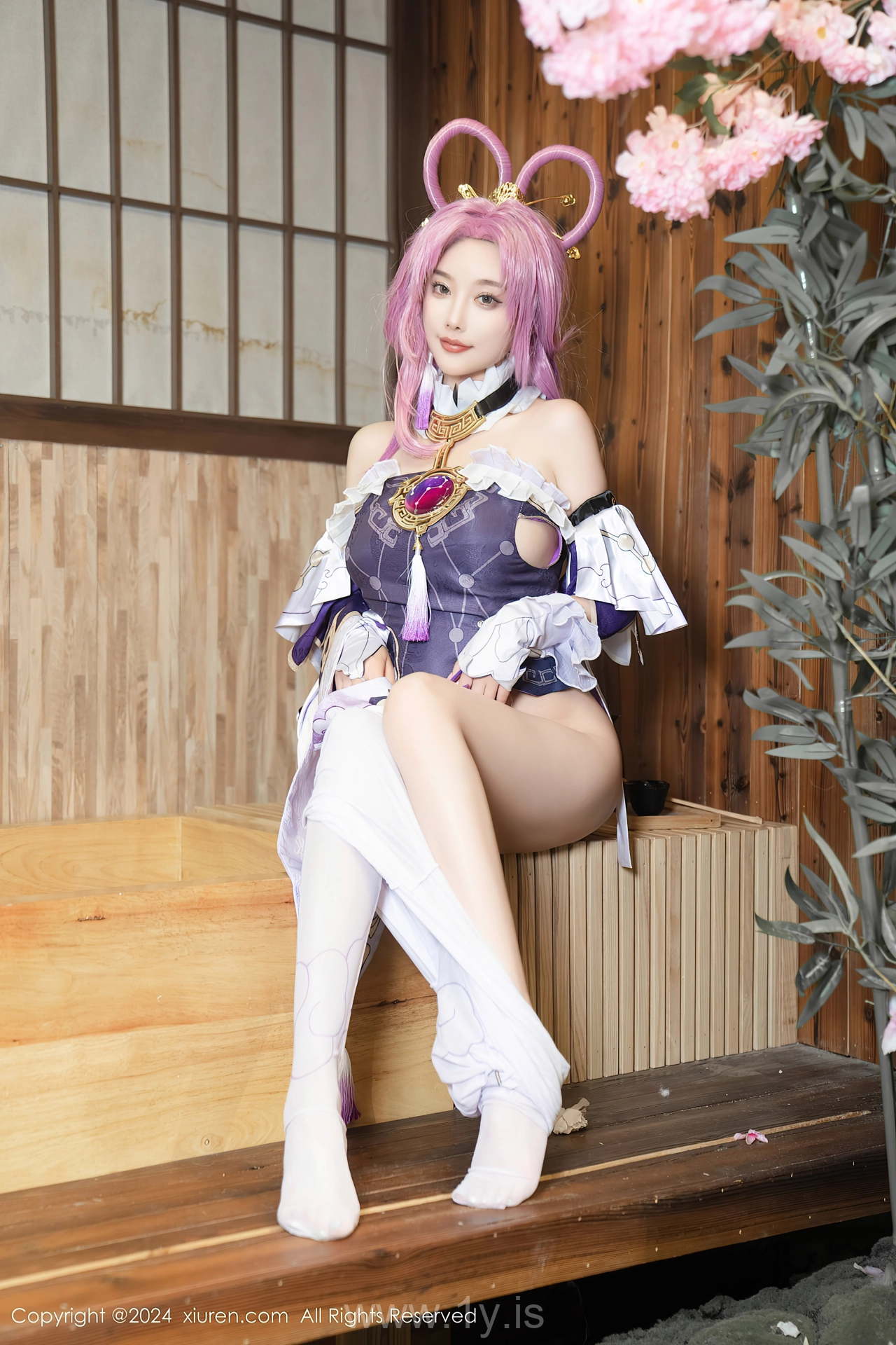 XIUREN(秀人网) No.8943 Sexy & Quiet Asian Chick 杨晨晨Yome