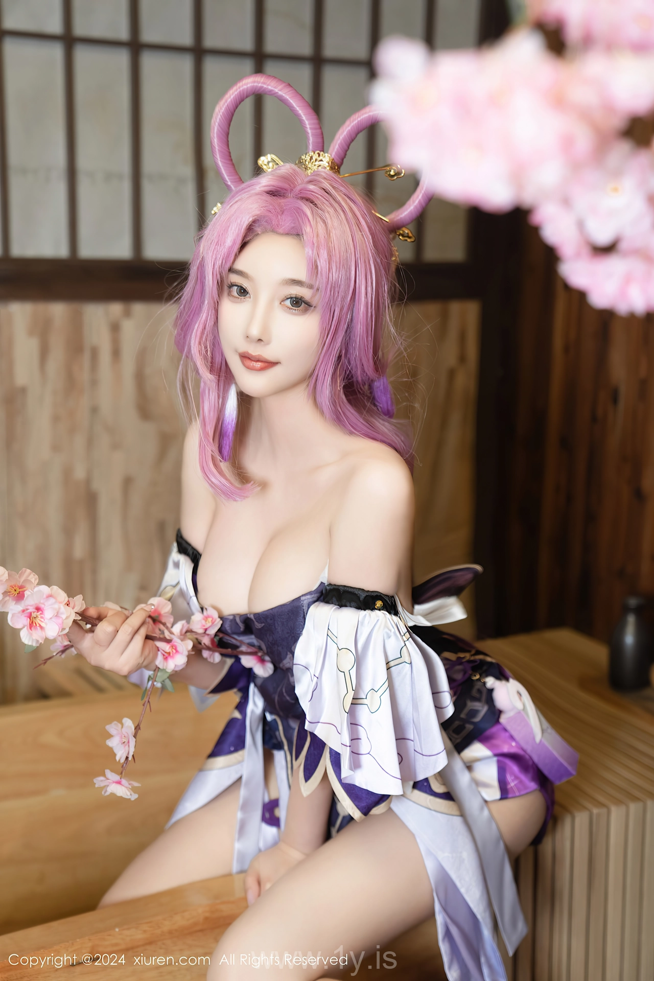 XIUREN(秀人网) No.8943 Sexy & Quiet Asian Chick 杨晨晨Yome