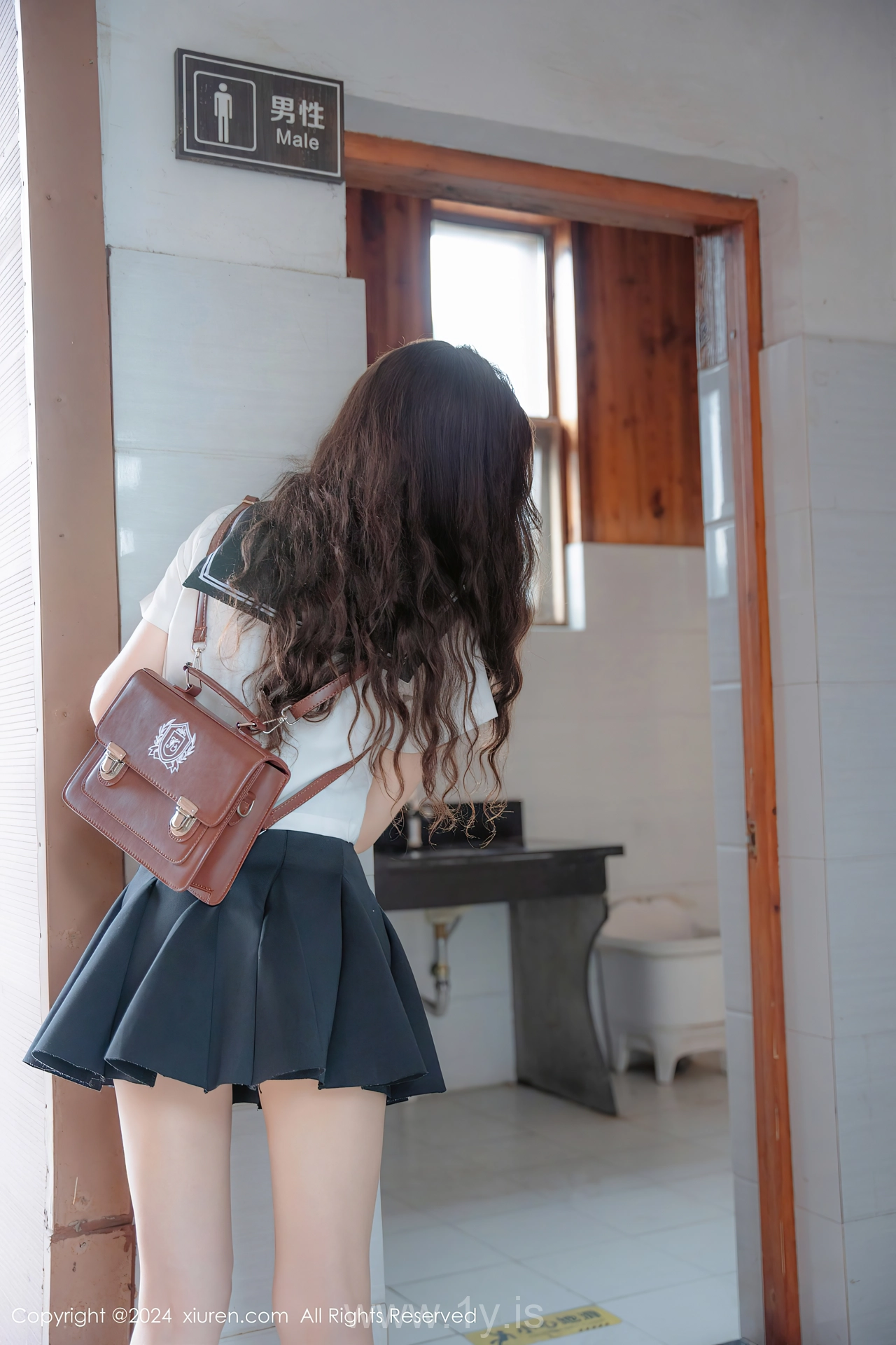 XIUREN(秀人网) No.8948 Classy & Sophisticated Asian Rose 拍黄瓜girl