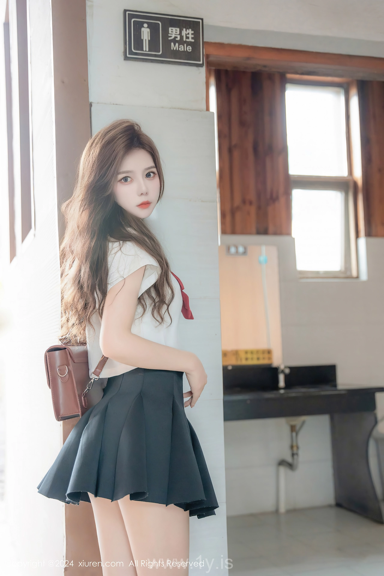 XIUREN(秀人网) No.8948 Classy & Sophisticated Asian Rose 拍黄瓜girl