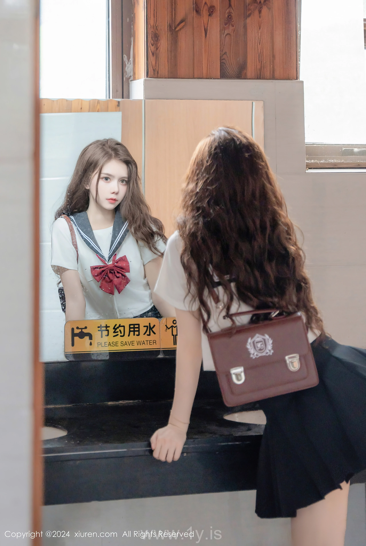 XIUREN(秀人网) No.8948 Classy & Sophisticated Asian Rose 拍黄瓜girl