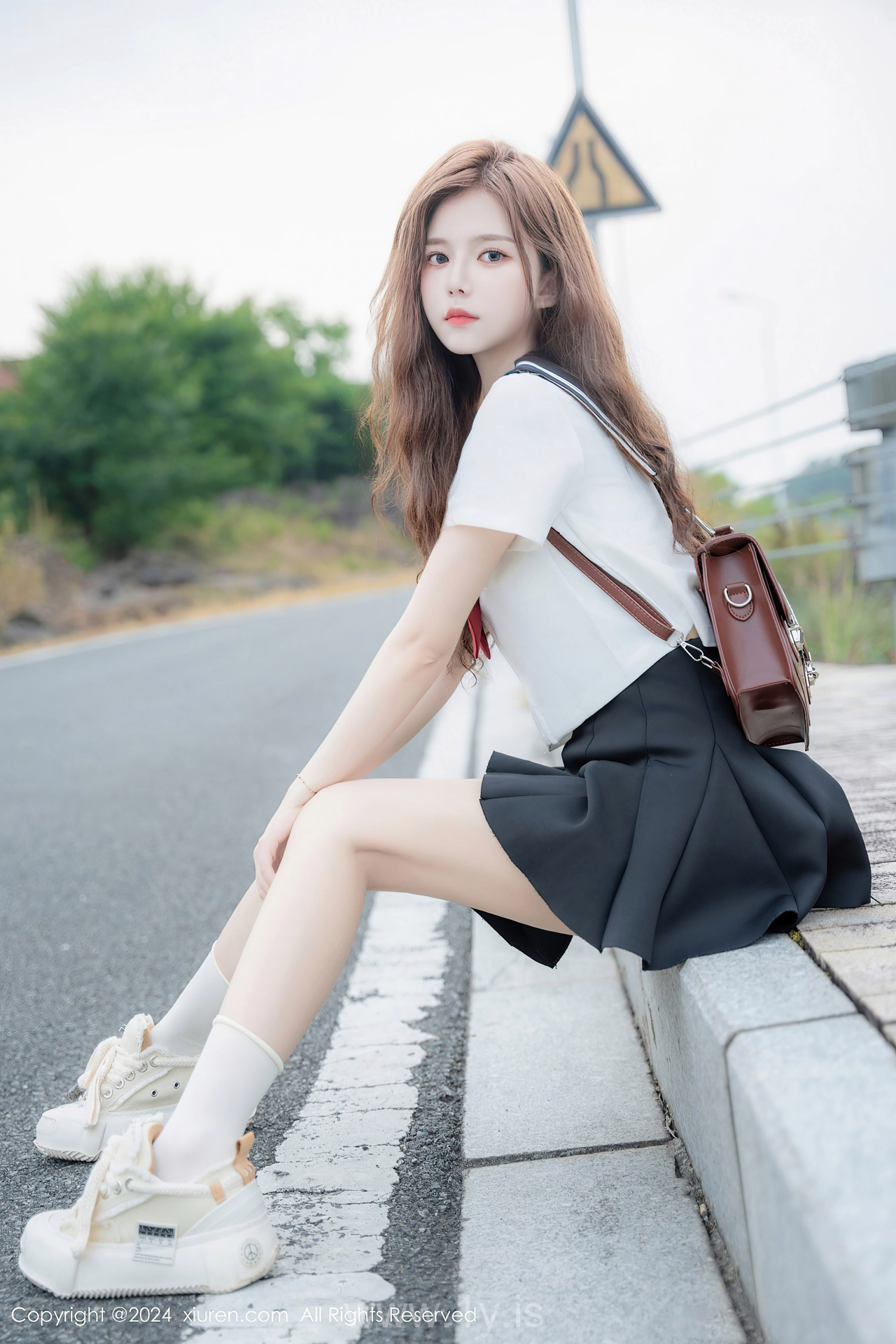 XIUREN(秀人网) No.8948 Classy & Sophisticated Asian Rose 拍黄瓜girl