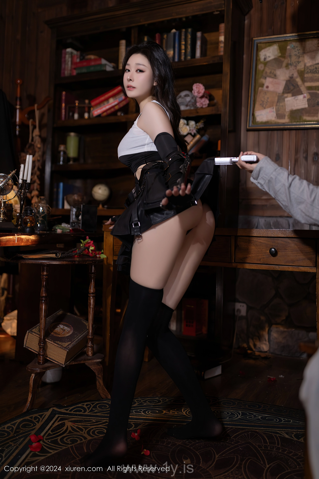 XIUREN(秀人网) No.8953 Sensuous & Vivacious Asian Homebody Girl 小逗逗