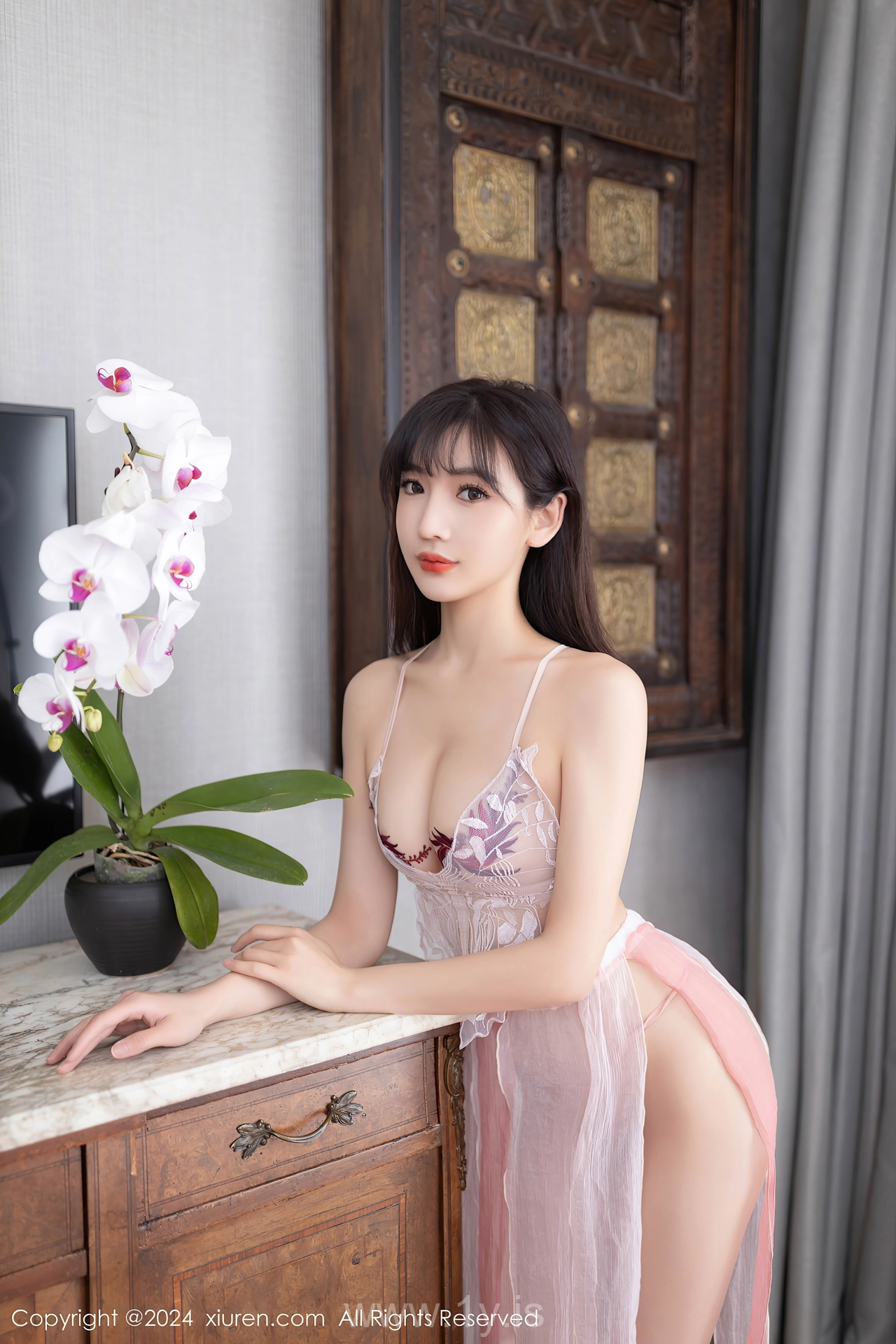 XIUREN(秀人网) No.8954 Luminous & Beautiful Asian Women 陆萱萱