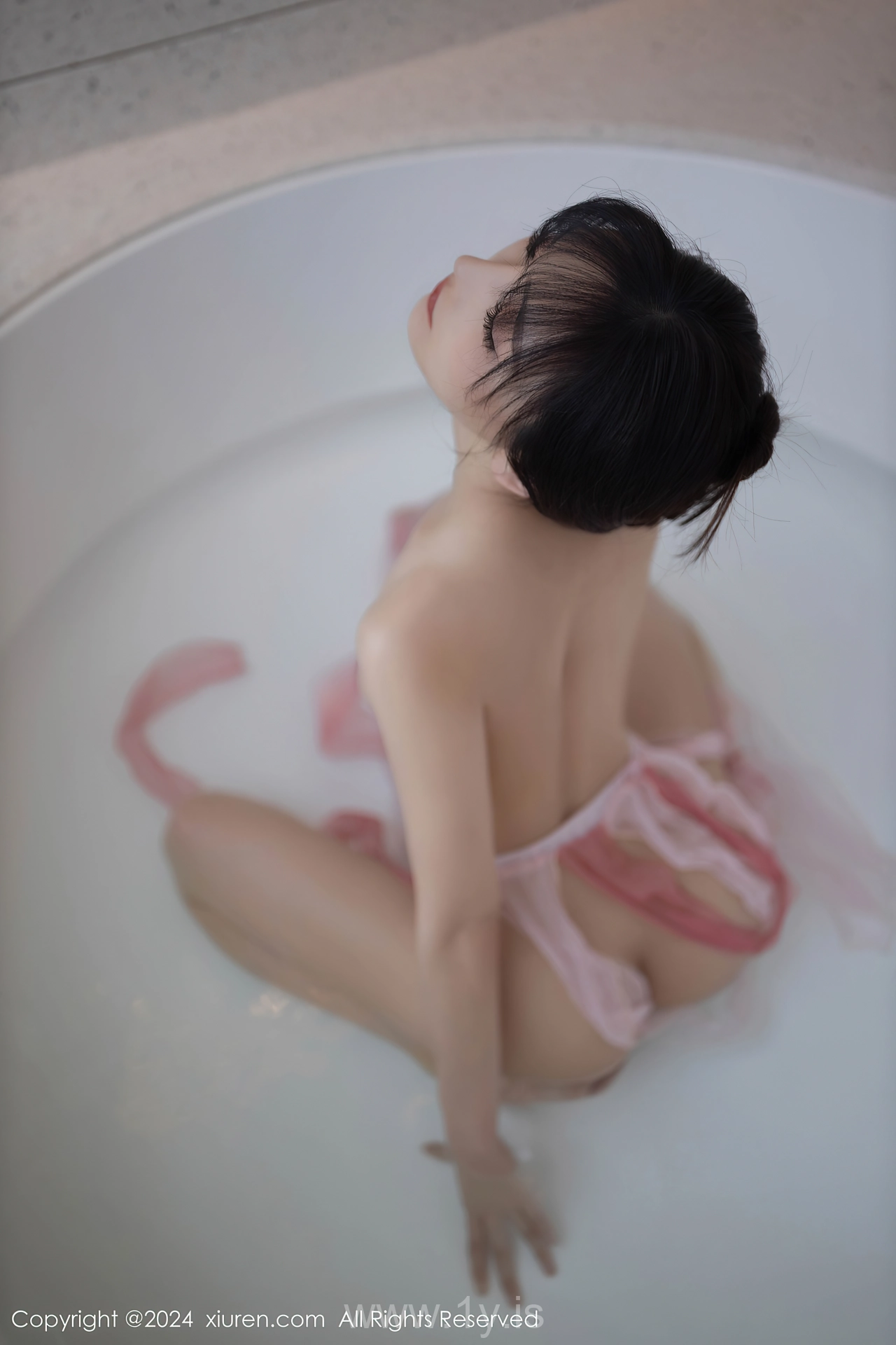 XIUREN(秀人网) No.8954 Luminous & Beautiful Asian Women 陆萱萱