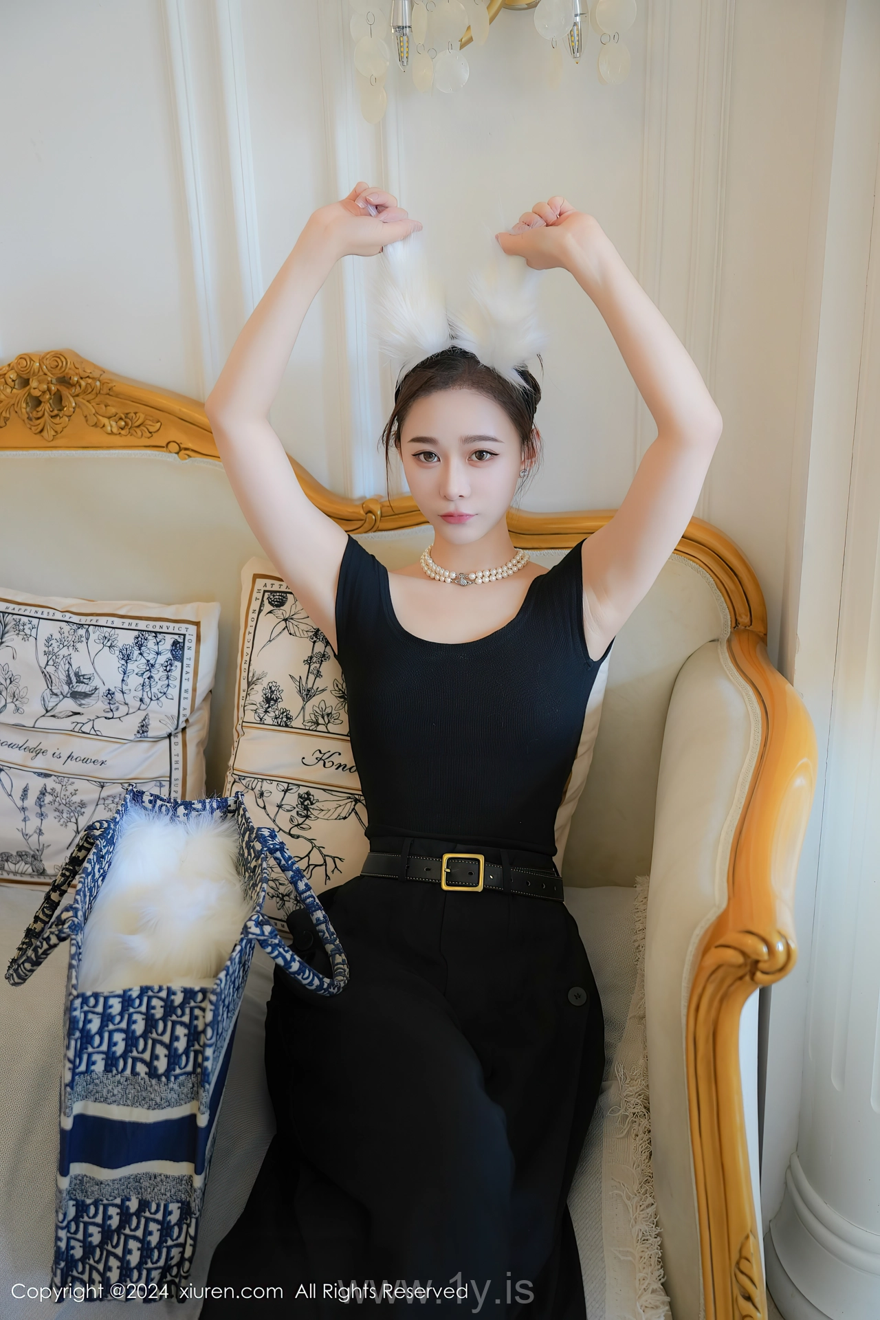 XIUREN(秀人网) No.8955 Decent & Playful Chinese Vixen 喵喵JOJO