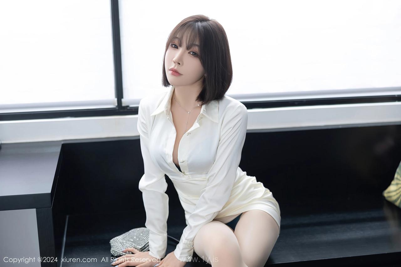 XIUREN(秀人网) No.8963 Bewitching & Innocent Asian Model 徐莉芝Booty